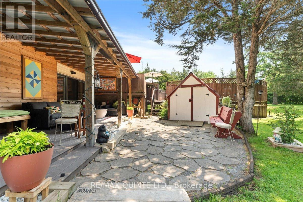 338 Sunrise Drive, Prince Edward County, Ontario  K8N 4Z7 - Photo 41 - X12218231