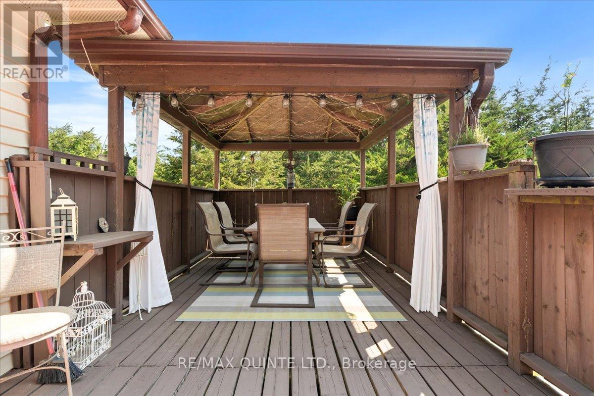 338 Sunrise Drive, Prince Edward County, Ontario  K8N 4Z7 - Photo 42 - X12218231