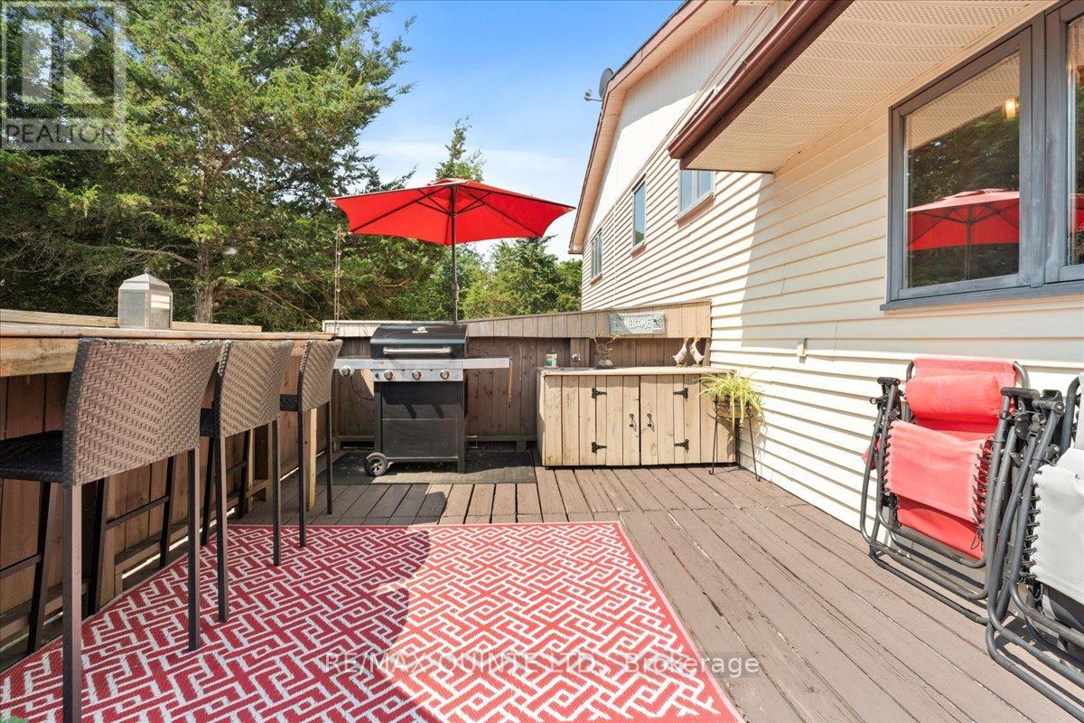 338 Sunrise Drive, Prince Edward County, Ontario  K8N 4Z7 - Photo 44 - X12218231