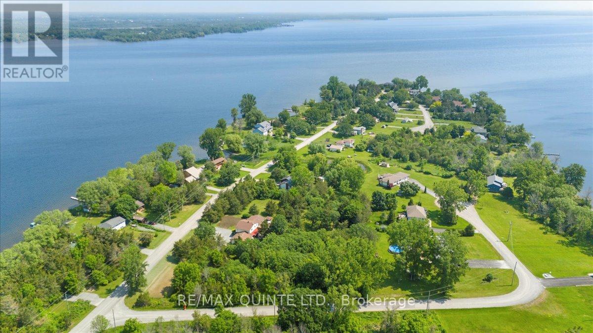 338 Sunrise Drive, Prince Edward County, Ontario  K8N 4Z7 - Photo 6 - X12218231