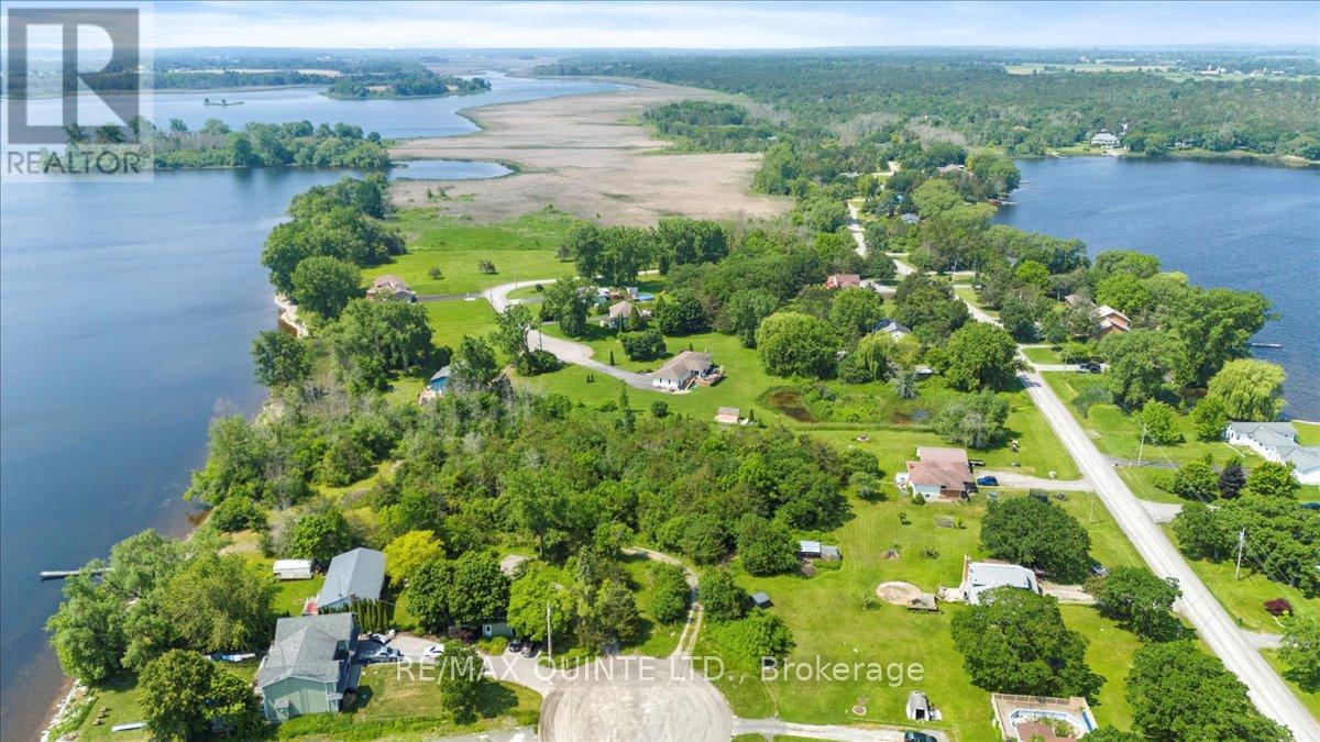 338 Sunrise Drive, Prince Edward County, Ontario  K8N 4Z7 - Photo 9 - X12218231