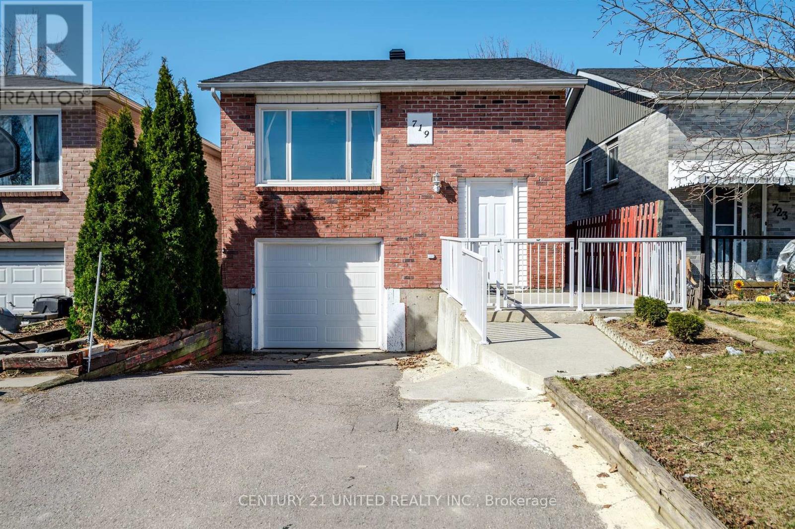 719 MOUNTAIN ASH ROAD, Peterborough South, Ontario