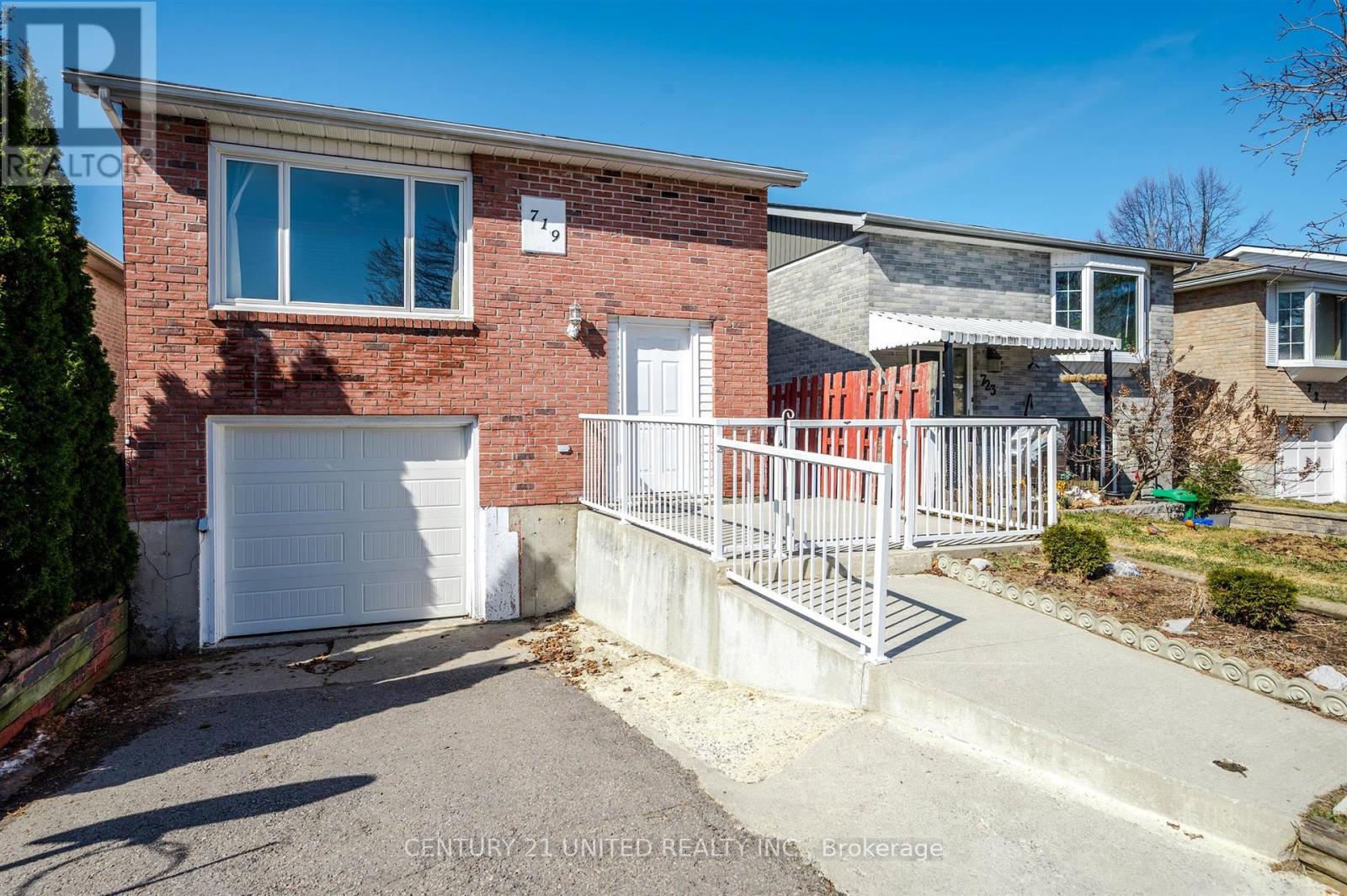 Property at 719 MOUNTAIN ASH ROAD image 3