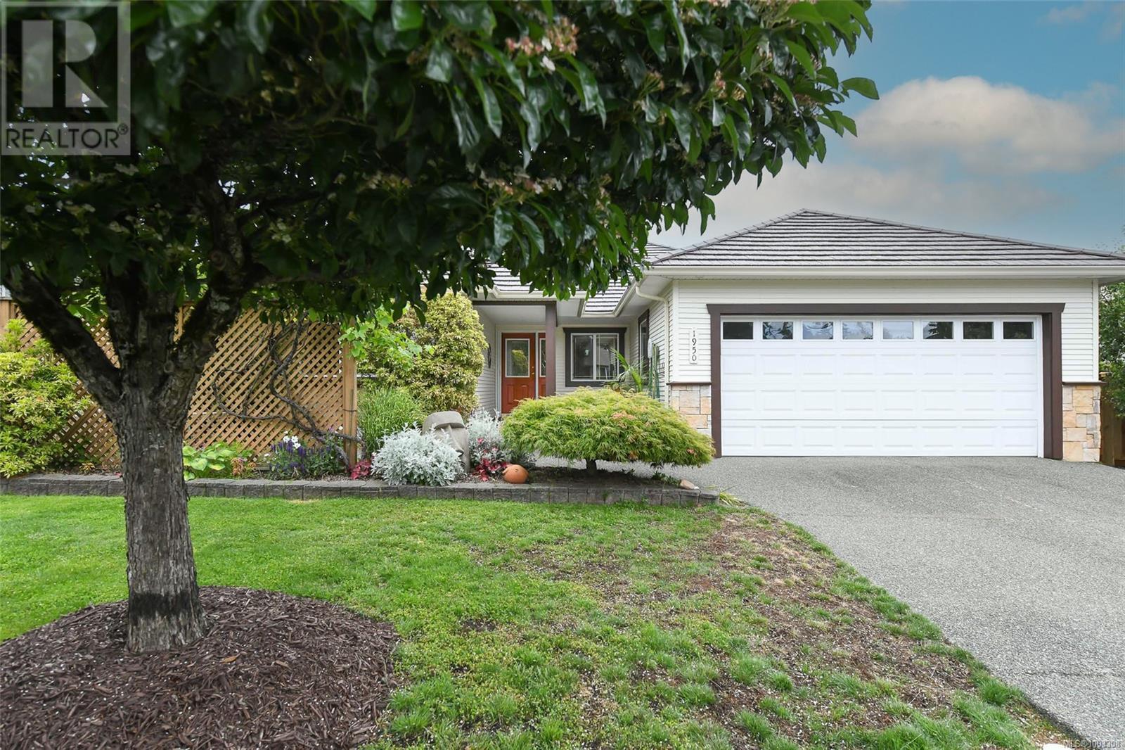 1950 St. Andrews Pl, Courtenay, British Columbia