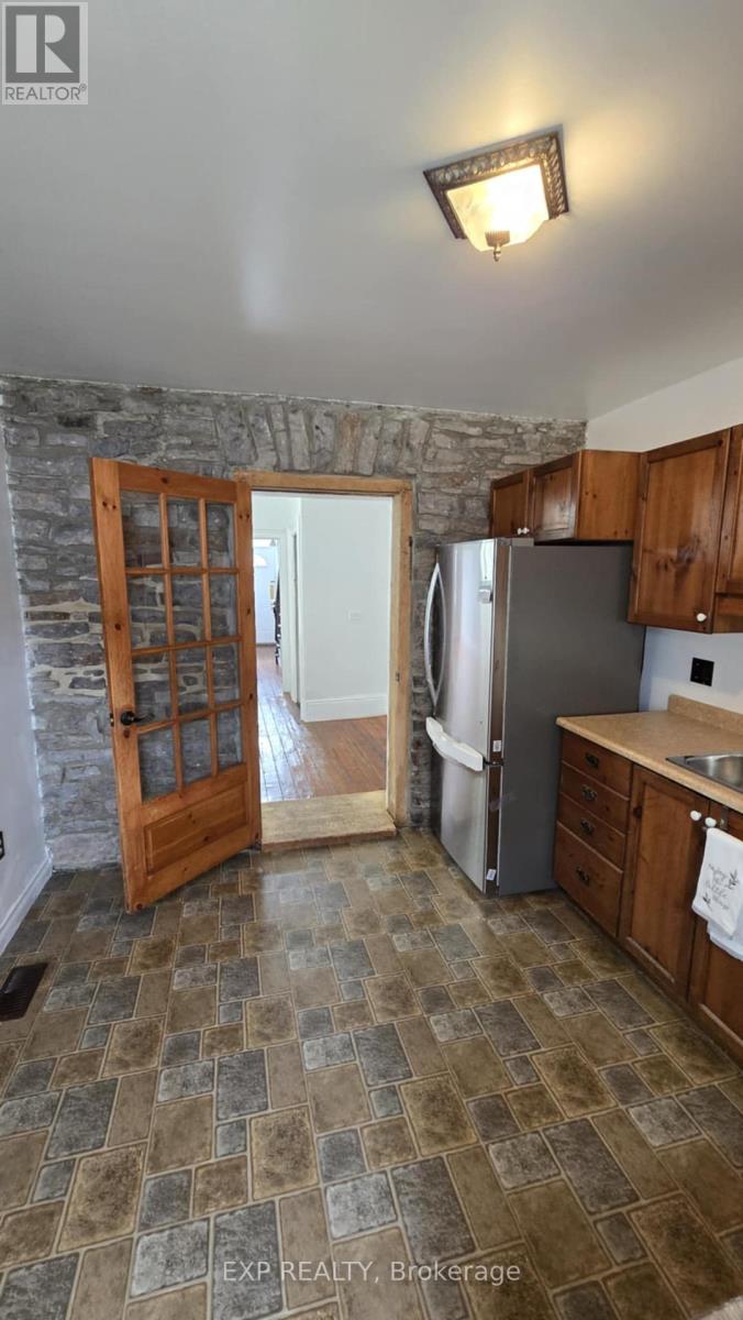 60 John Street, Brockville, Ontario  K6V 5A7 - Photo 5 - X12218116