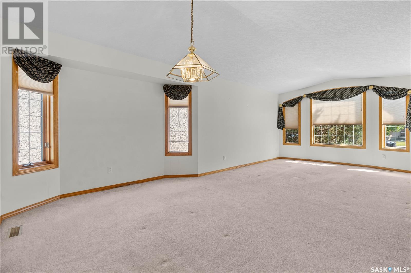 Property at 4226 Wascana RIDGE image 5