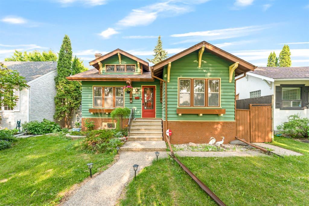 218 Queenston Street Winnipeg, Manitoba 1C//Winnipeg/Full of charm and packed with personality, this 2-bedroom bungalow in River Heights is move-in ready and sitting in a prime spot - right across from Queenston school field! Just enough space for you to downsize or to enter the market! You ll love the original hardwood floors, classic oak trim, French doors, and cozy living room featuring a wood-burning fireplace. The functional kitchen offers stainless steel appliances. The primary bedroom is generously sized, and the second bedroom includes a garden door leading to a sunroom - perfect for your morning coffee! The basement is spacious and with some imagination, could turn it into an office, bedroom (add egress window) and rec space. Laundry and mechanical room offers more free space. Outside, the fully fenced and landscaped yard is a true highlight. Just steps from Academy Road s shops, coffee spots, and restaurants - this one is too good to miss. Come see it for yourself! (id:48254)