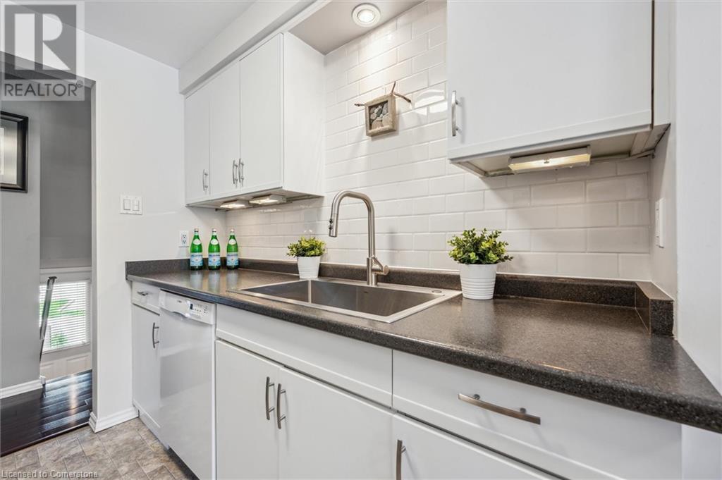 454 Beechwood Place Unit# 4, Waterloo, Ontario  N2T 1Y8 - Photo 9 - 40740739