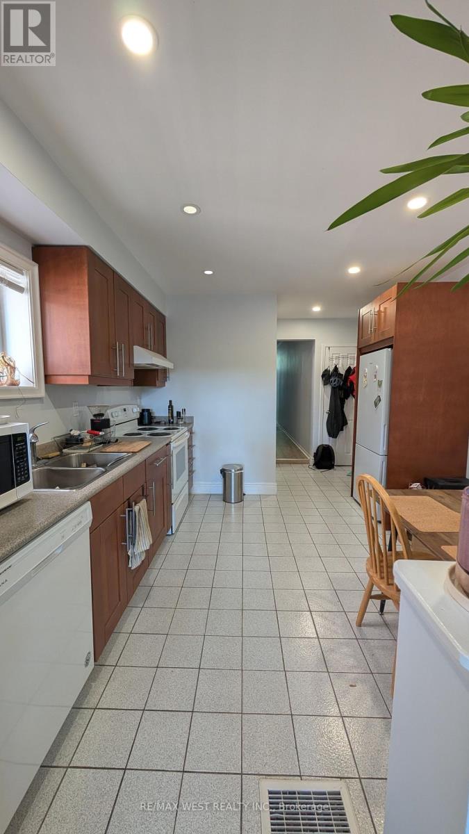 Main - 141a Niagara Street, Toronto, Ontario  M5V 1C6 - Photo 3 - C12216721