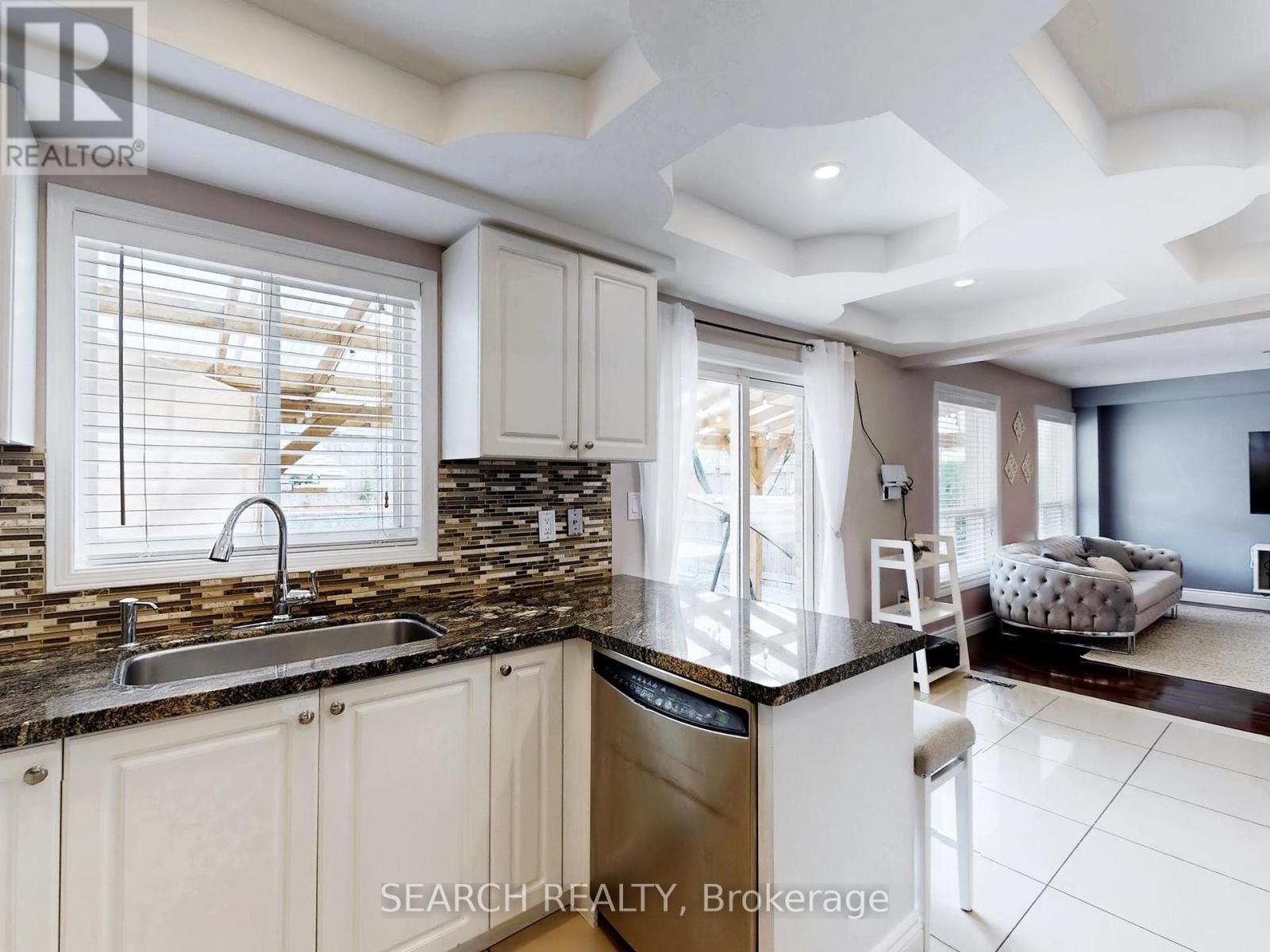 1185 Andrade Lane, Innisfil, Ontario  L9S 4X7 - Photo 15 - N12216312