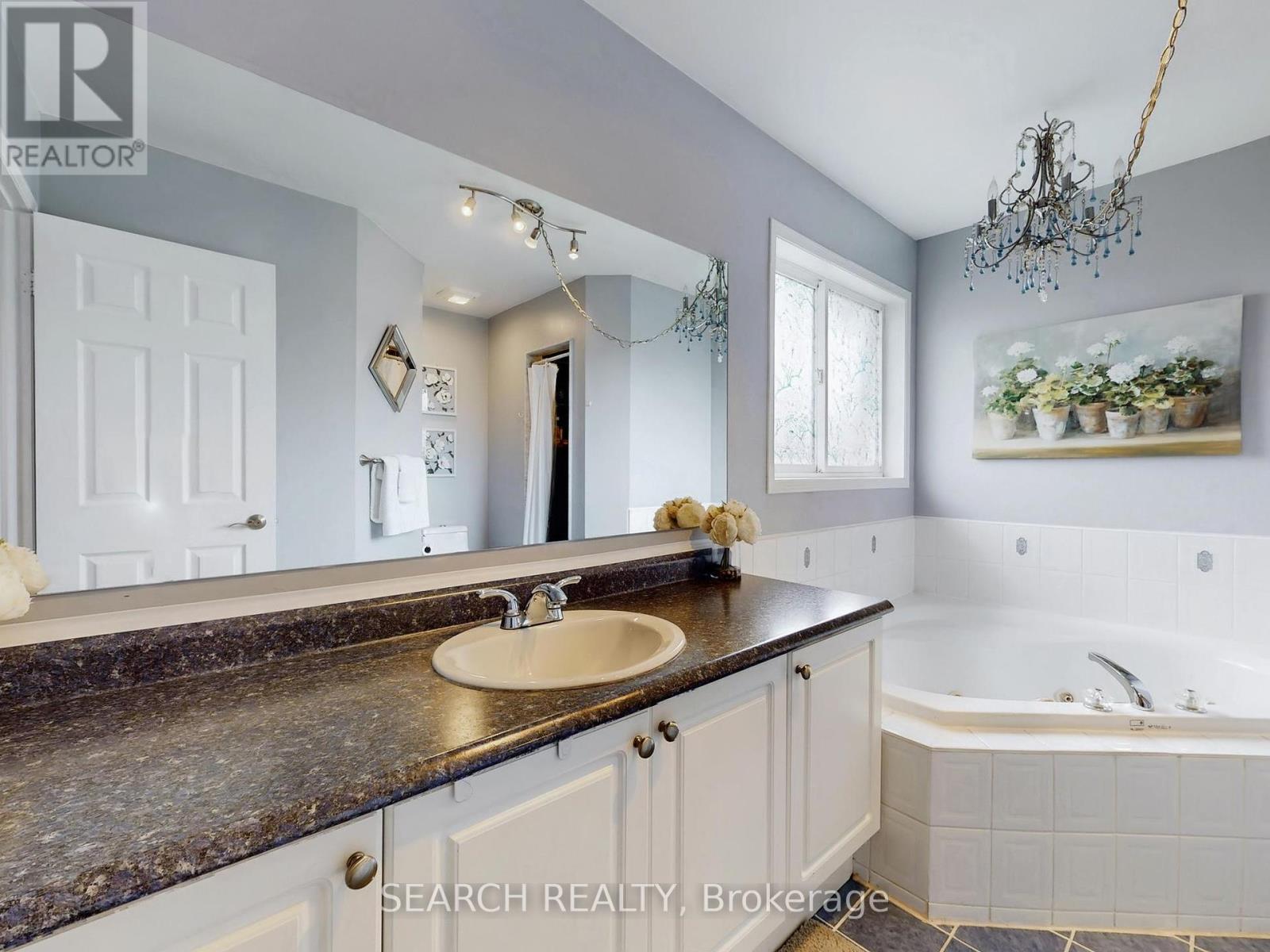1185 Andrade Lane, Innisfil, Ontario  L9S 4X7 - Photo 22 - N12216312