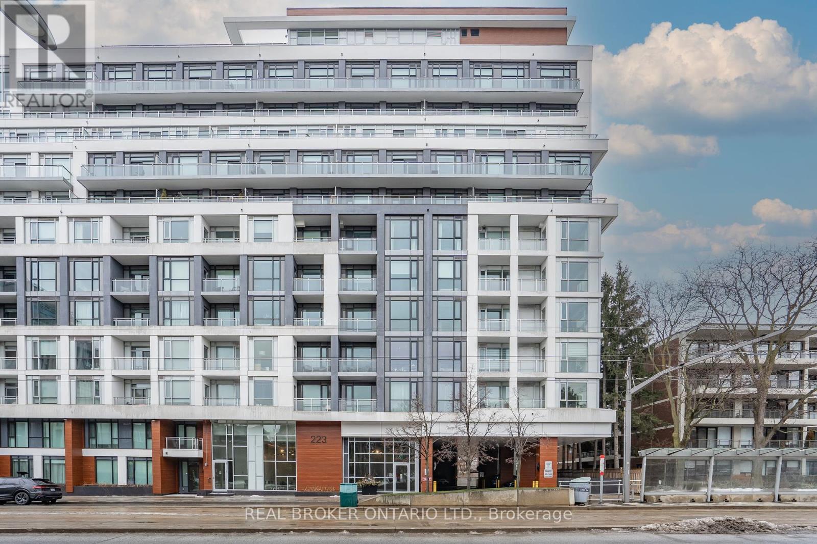 904 - 223 ST. CLAIR AVENUE W, Toronto, Ontario