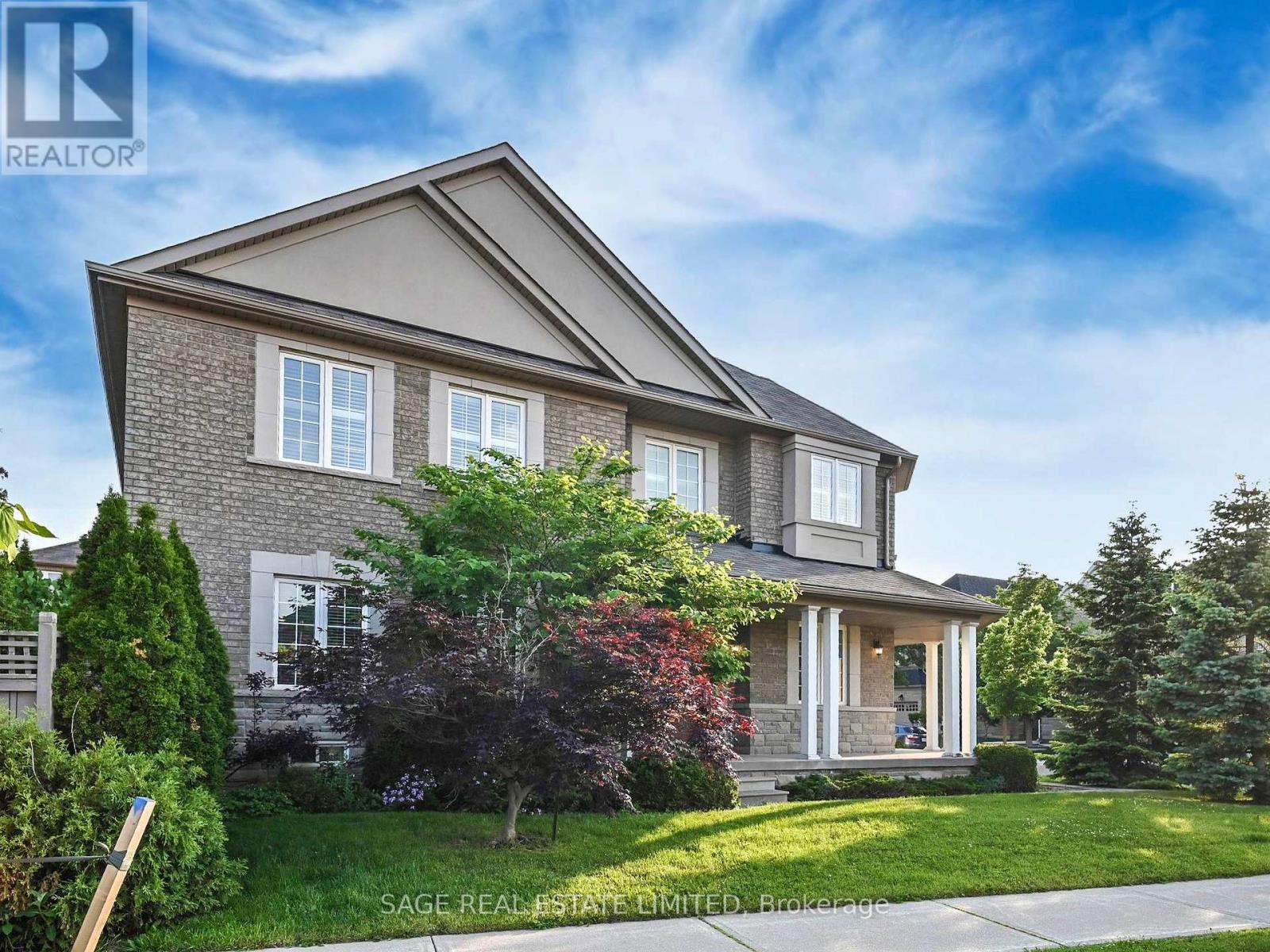 3504 Steeple Chase Crescent, Mississauga, Ontario  L5M 0K1 - Photo 2 - W12216935