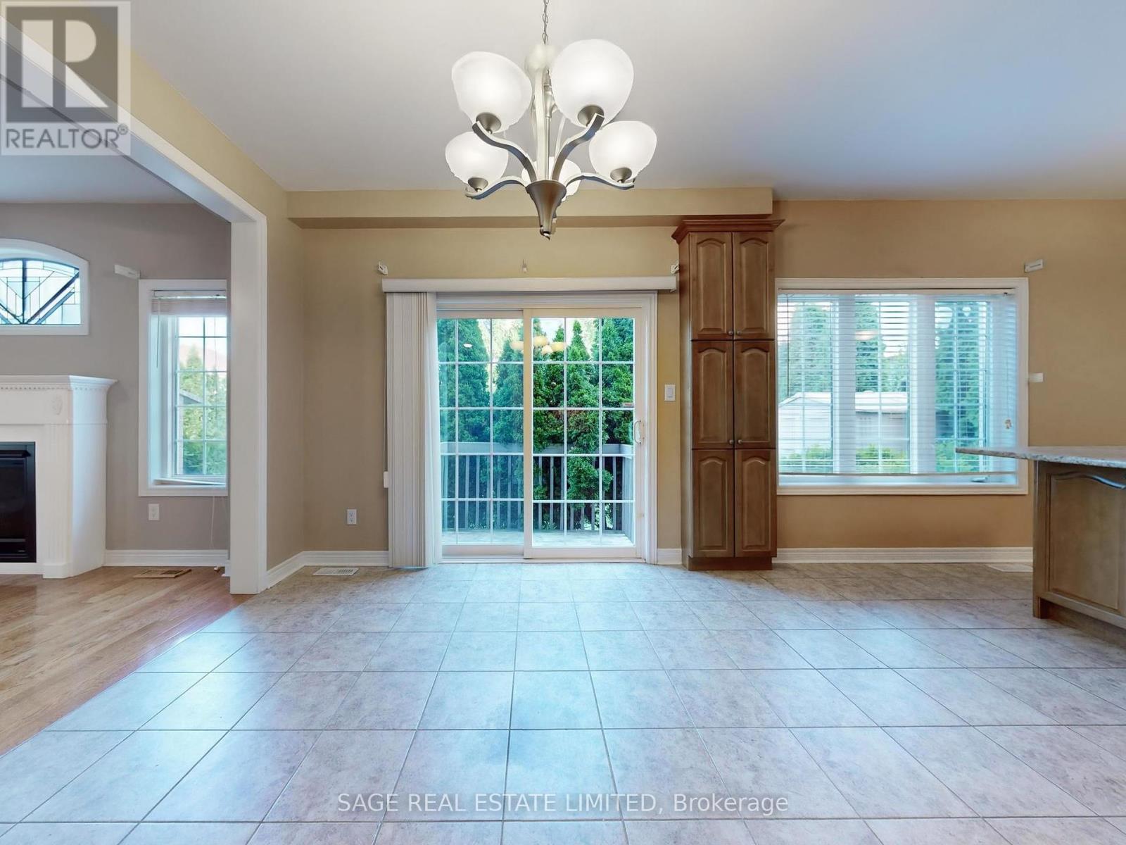 3504 Steeple Chase Crescent, Mississauga, Ontario  L5M 0K1 - Photo 12 - W12216935