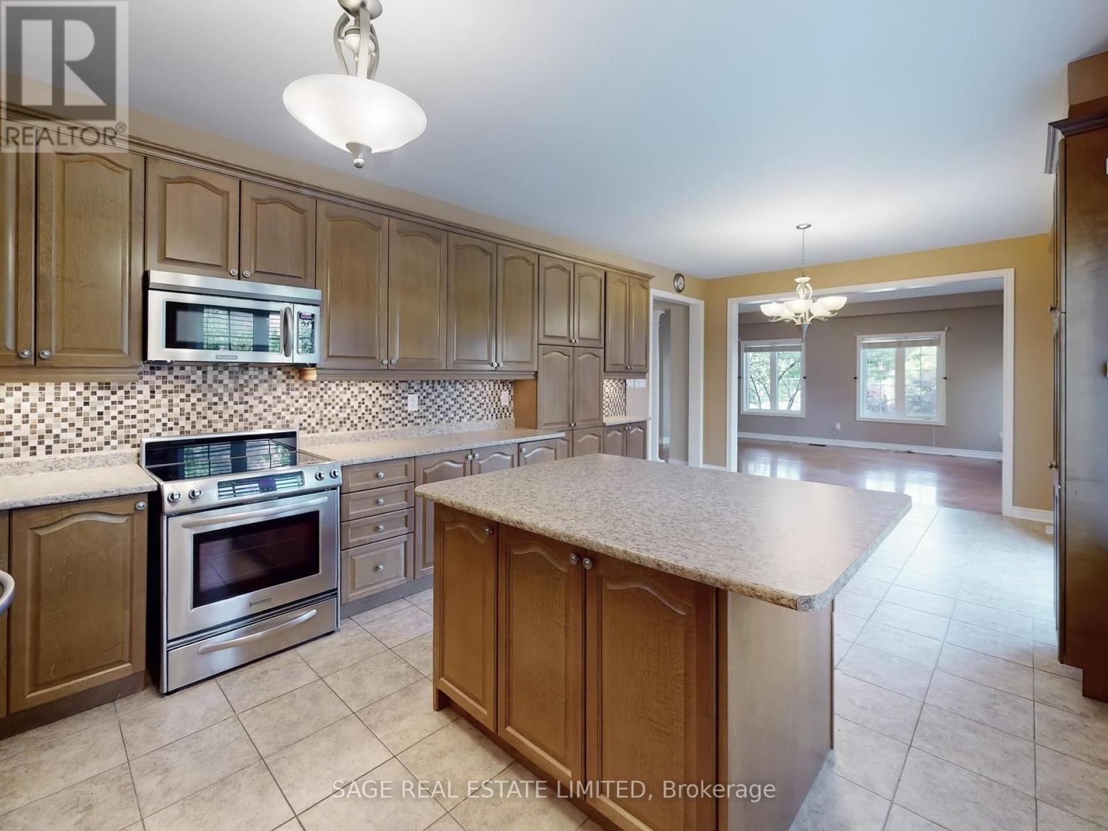 3504 Steeple Chase Crescent, Mississauga, Ontario  L5M 0K1 - Photo 14 - W12216935