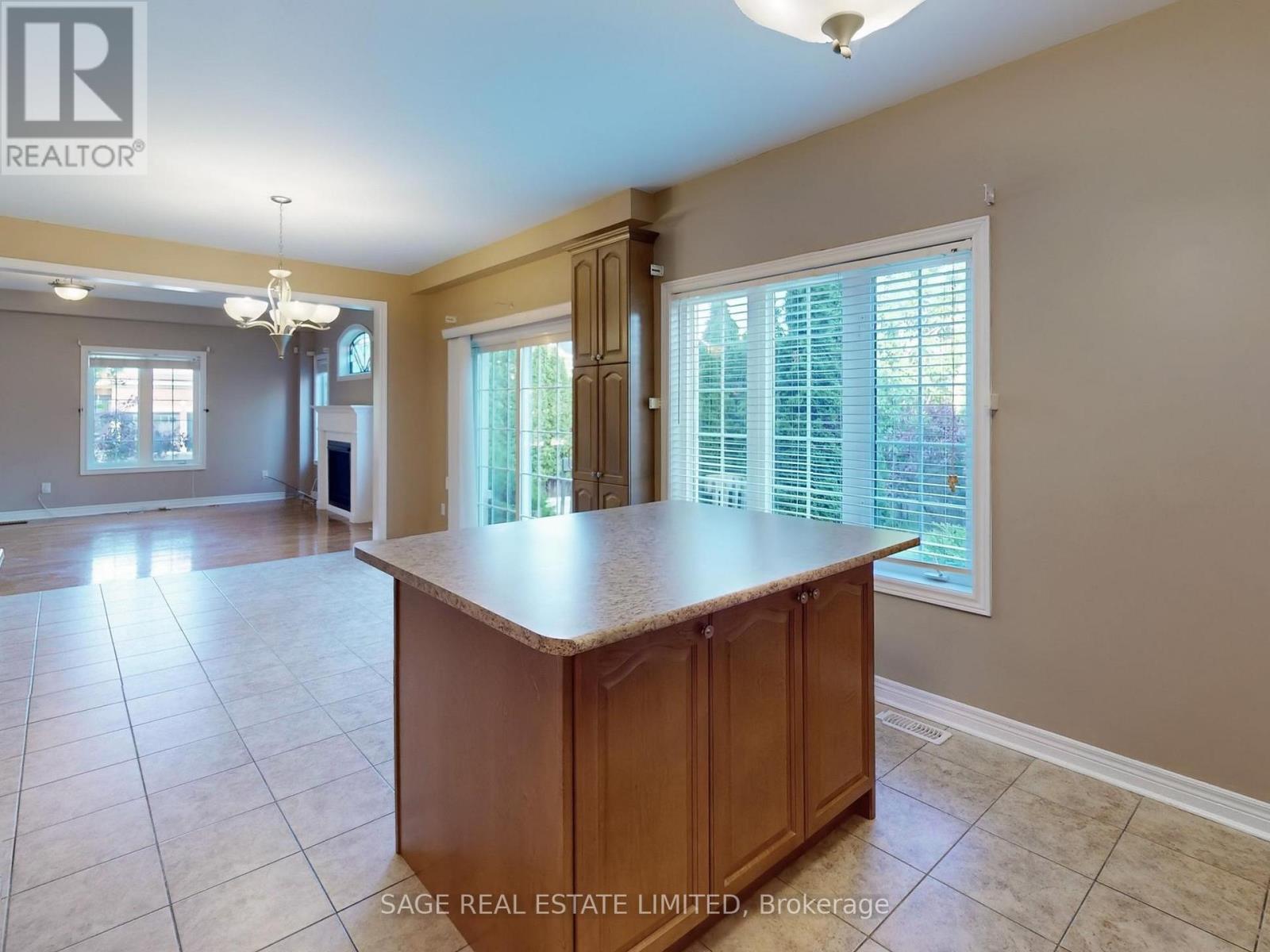 3504 Steeple Chase Crescent, Mississauga, Ontario  L5M 0K1 - Photo 13 - W12216935