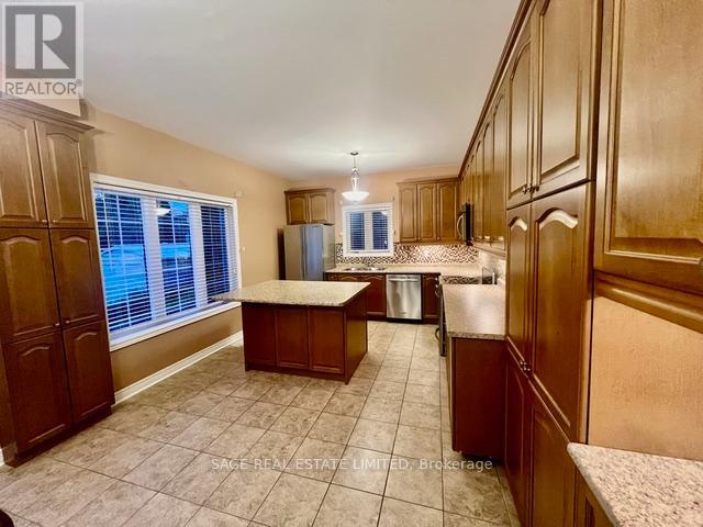 3504 Steeple Chase Crescent, Mississauga, Ontario  L5M 0K1 - Photo 11 - W12216935