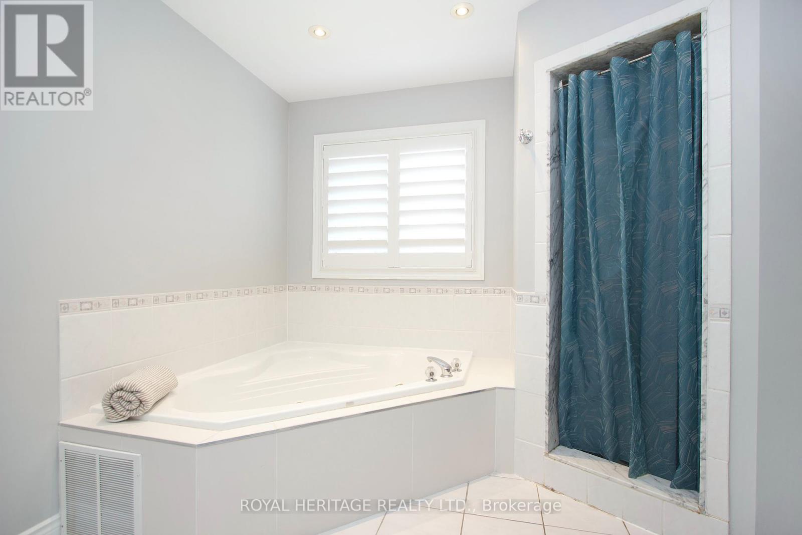4 Myles Court, Whitby, Ontario  L1R 3B6 - Photo 23 - E12218298