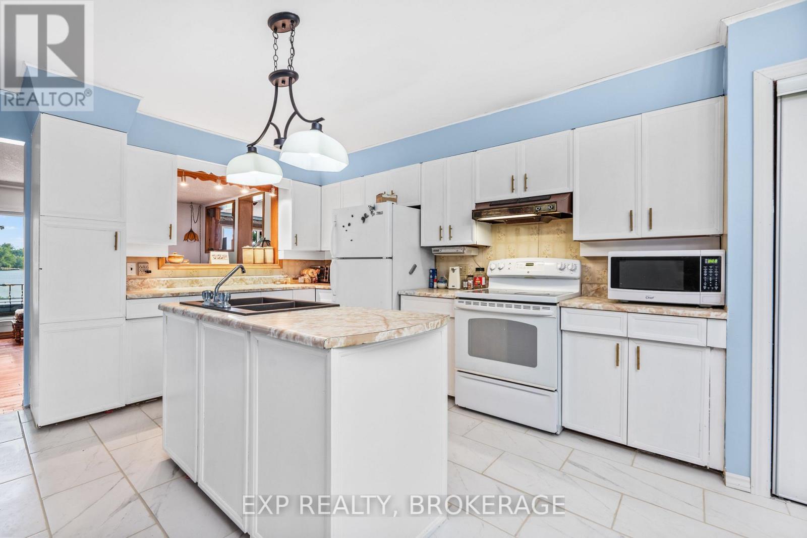 4205 Maple Drive, Frontenac (Frontenac South), Ontario  K0H 1W0 - Photo 4 - X12218350