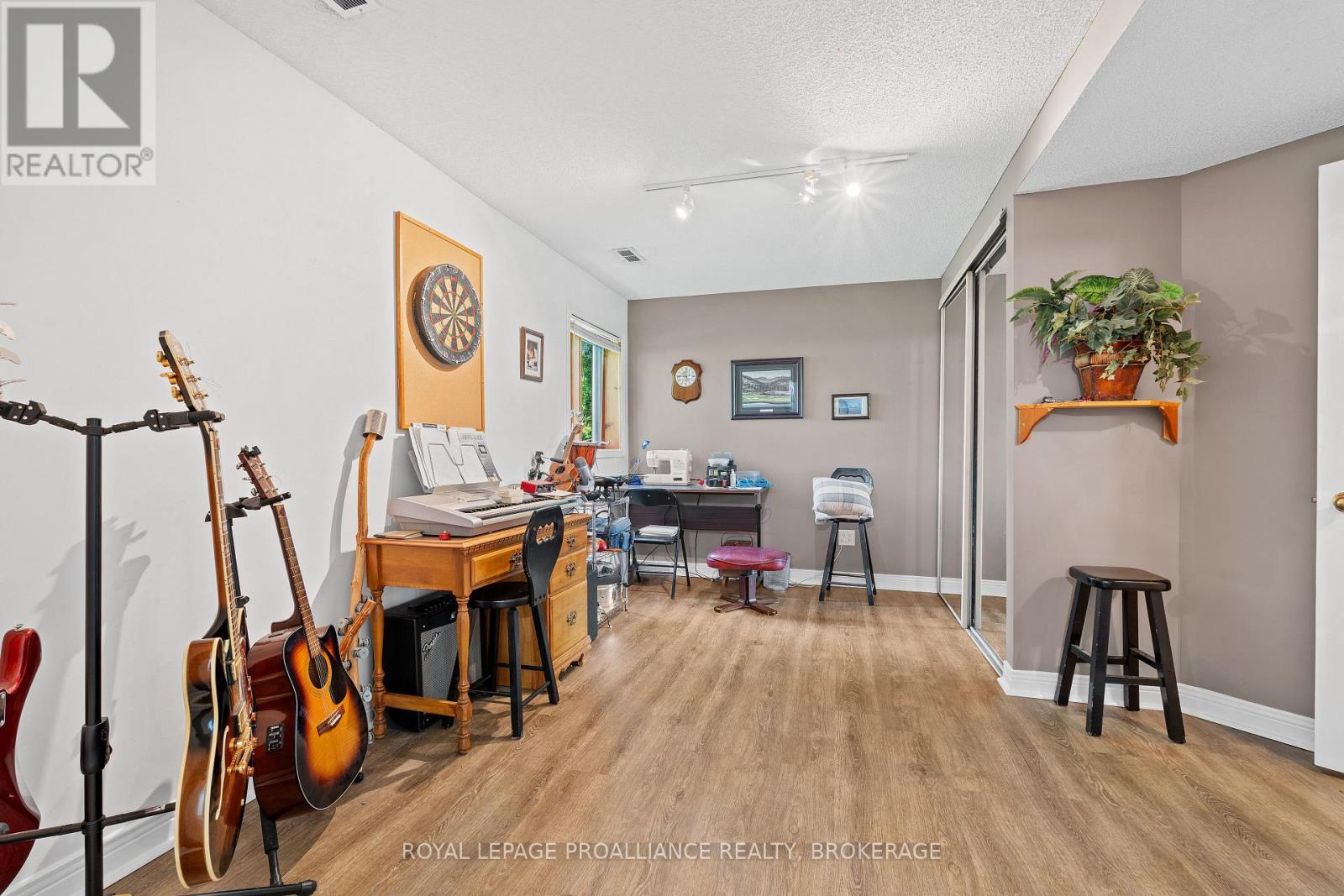 1827 Radage Road, Kingston, Ontario  K7P 2Y7 - Photo 39 - X12218395