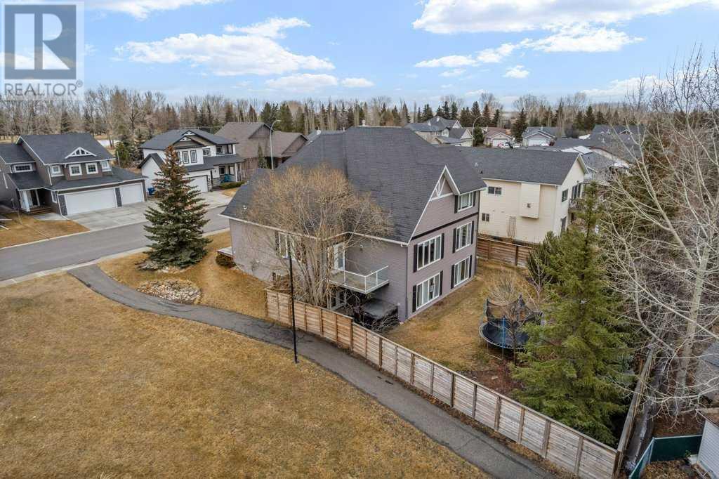 Property at 707 Stonehaven Drive image 4