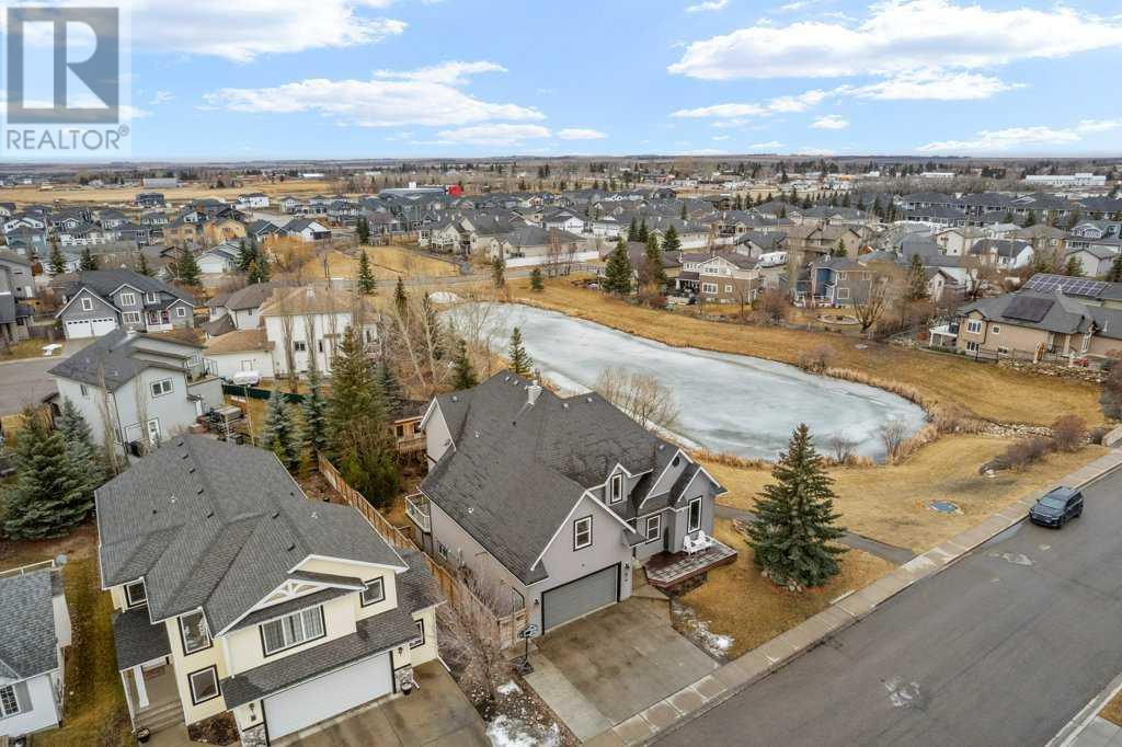 Property at 707 Stonehaven Drive image 3