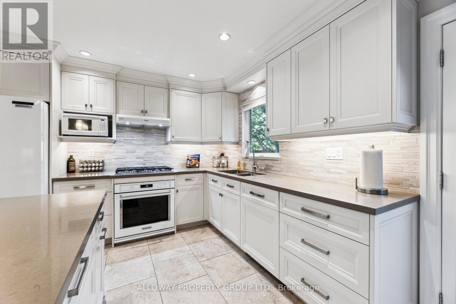 1619 Deerbrook Drive, Pickering, Ontario  L1V 5B8 - Photo 10 - E12212589