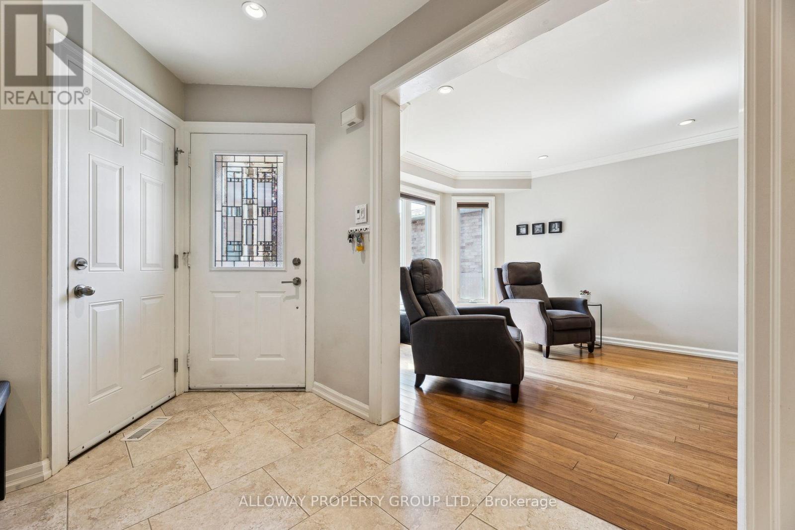 1619 Deerbrook Drive, Pickering, Ontario  L1V 5B8 - Photo 4 - E12212589