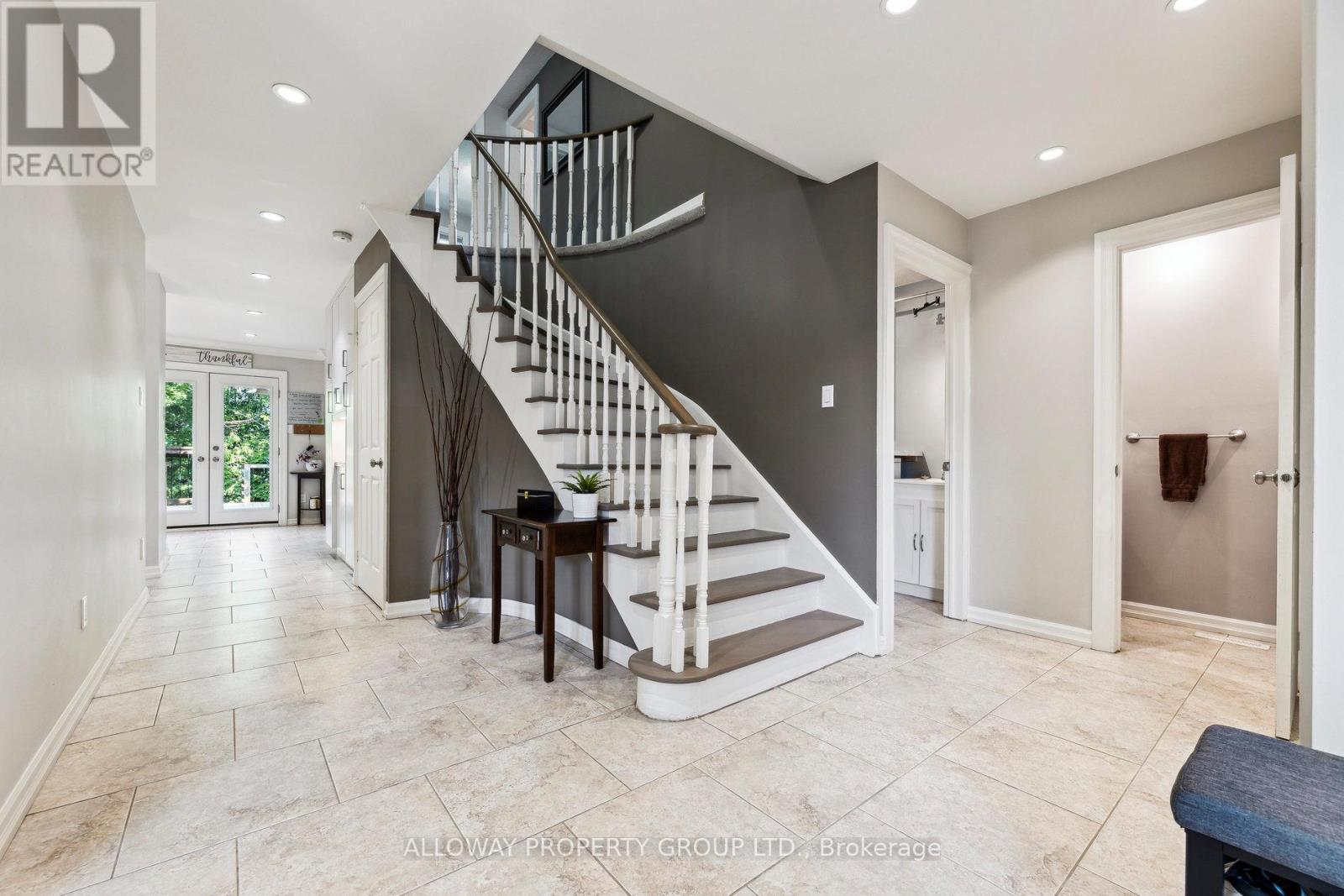 1619 Deerbrook Drive, Pickering, Ontario  L1V 5B8 - Photo 3 - E12212589