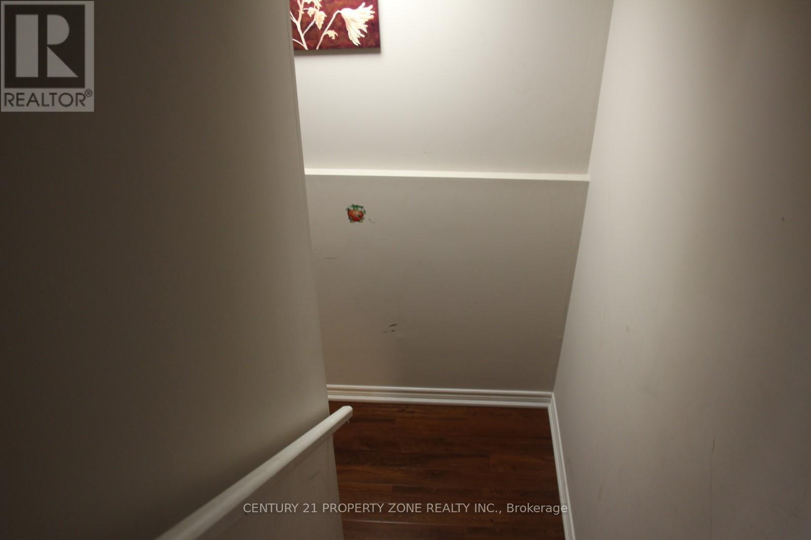 163 Stone Church Road E, Hamilton, Ontario  L9B 1A8 - Photo 8 - X12216691