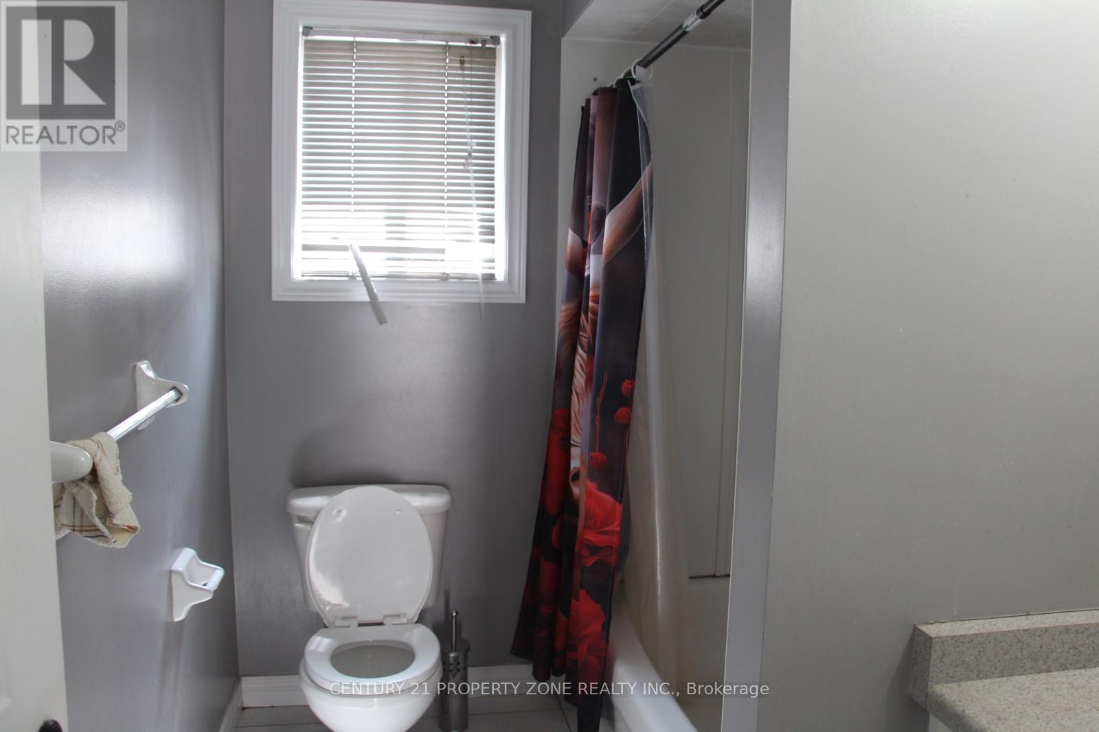 163 Stone Church Road E, Hamilton, Ontario  L9B 1A8 - Photo 15 - X12216691