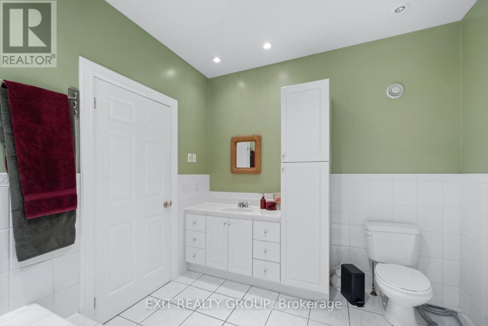 830 Huycks Point Road, Prince Edward County, Ontario  K0K 3L0 - Photo 26 - X12218394