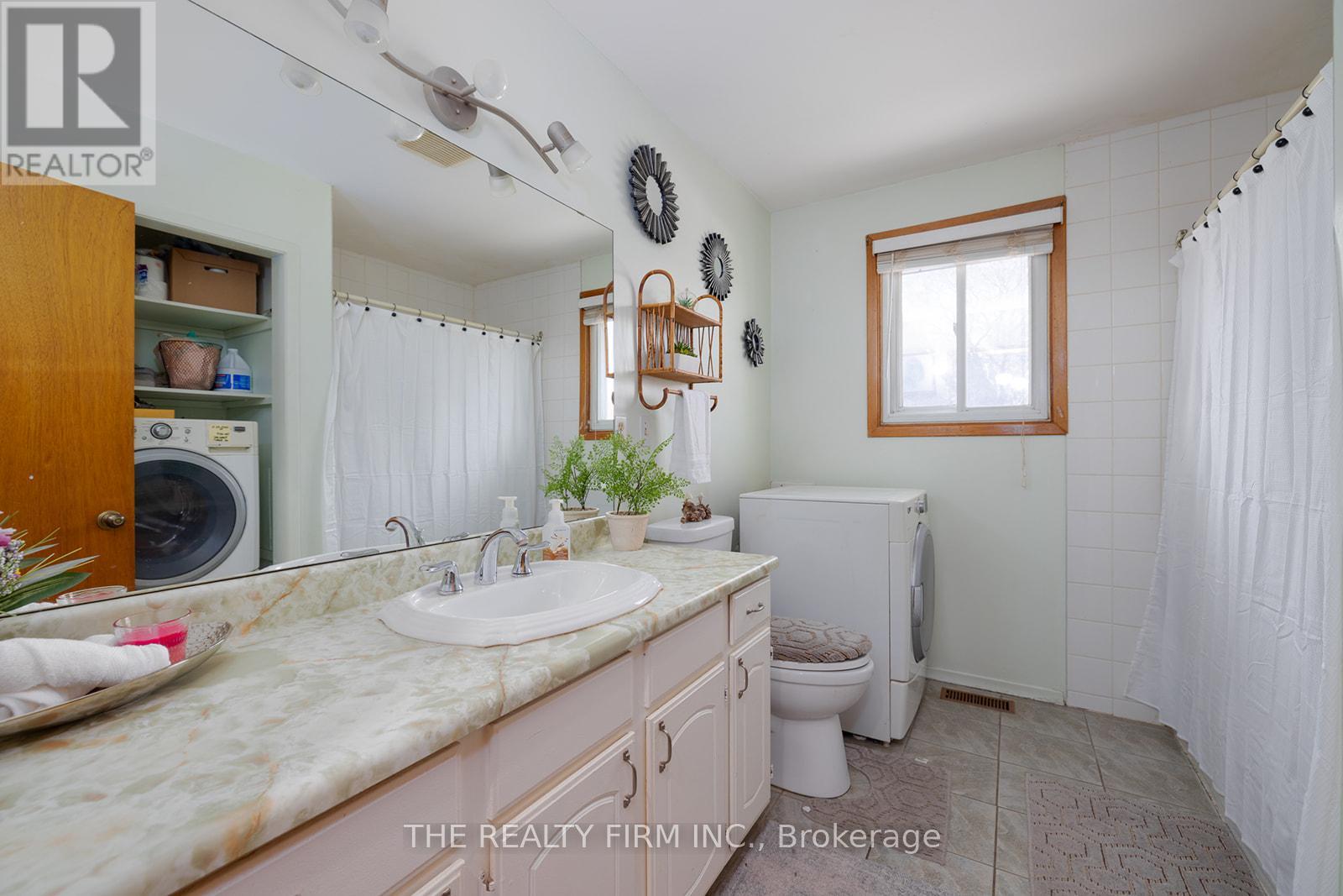 Photo 16 of 43 for 1707 Hansuld Street