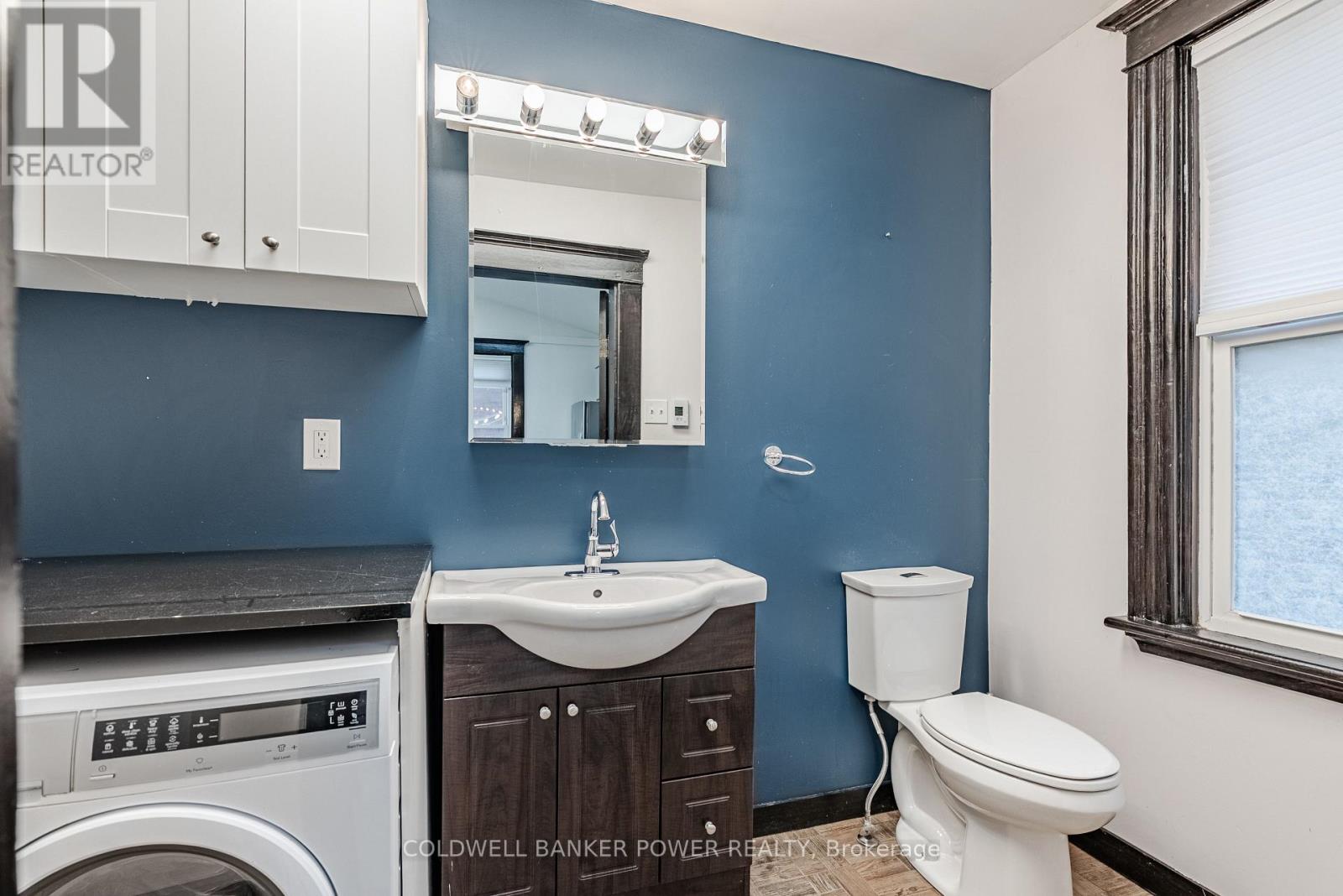 Photo 18 of 33 for 583 Rosedale Street