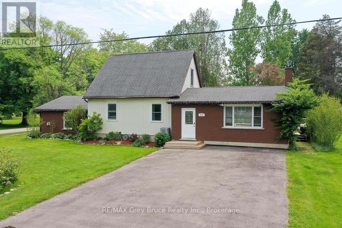 864 16th Street W, Georgian Bluffs, Ontario  N4K 6V5 - Photo 2 - X12209618