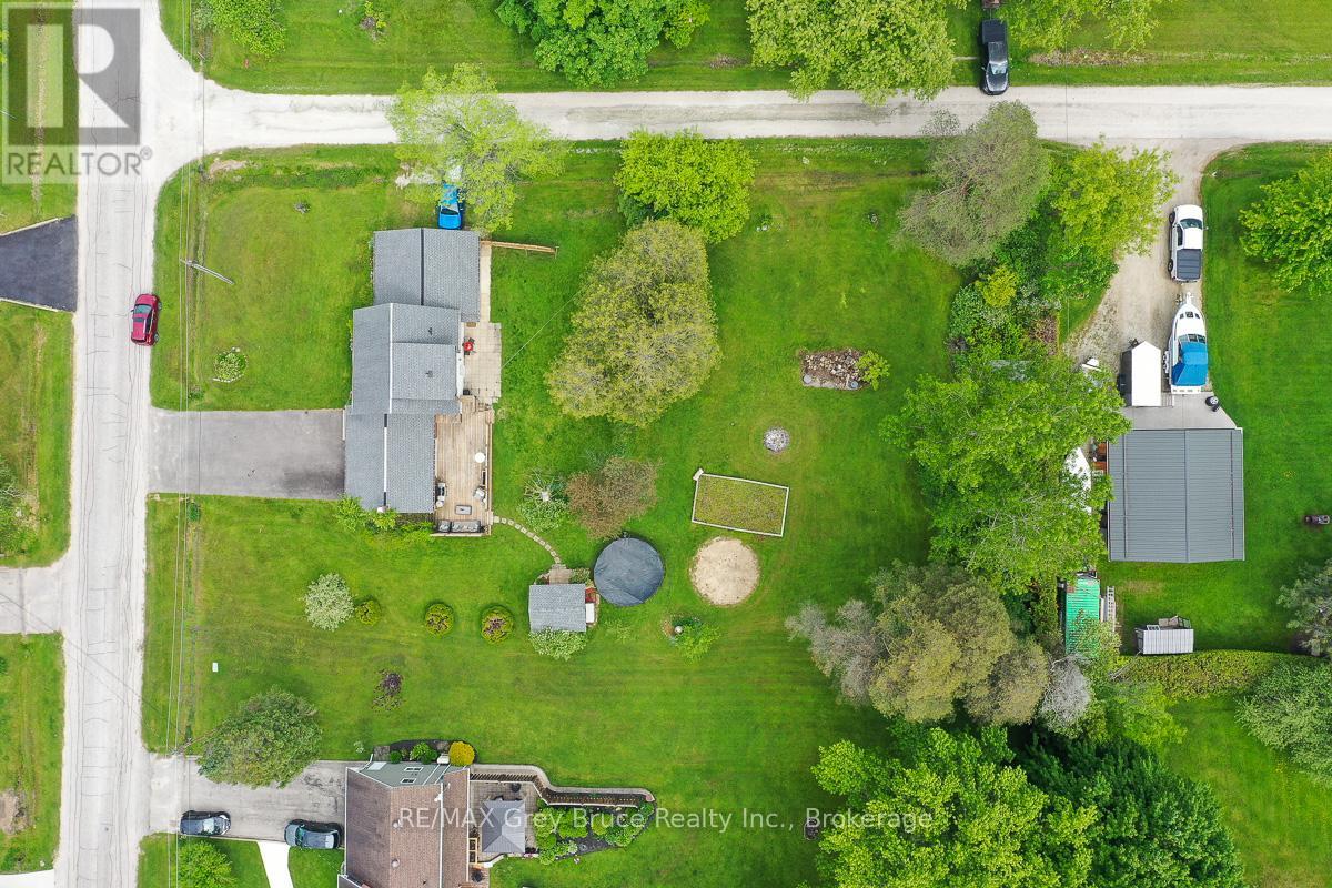864 16th Street W, Georgian Bluffs, Ontario  N4K 6V5 - Photo 43 - X12209618