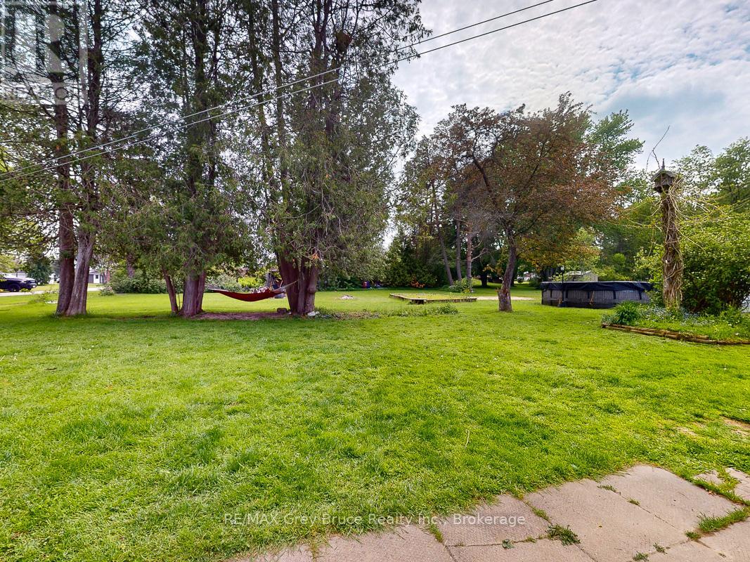 864 16th Street W, Georgian Bluffs, Ontario  N4K 6V5 - Photo 42 - X12209618
