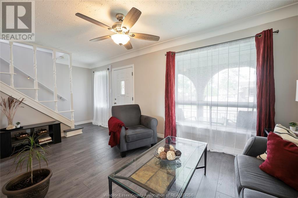 1035 Elm Ave, Windsor, Ontario  N9A 5H8 - Photo 8 - 25014957