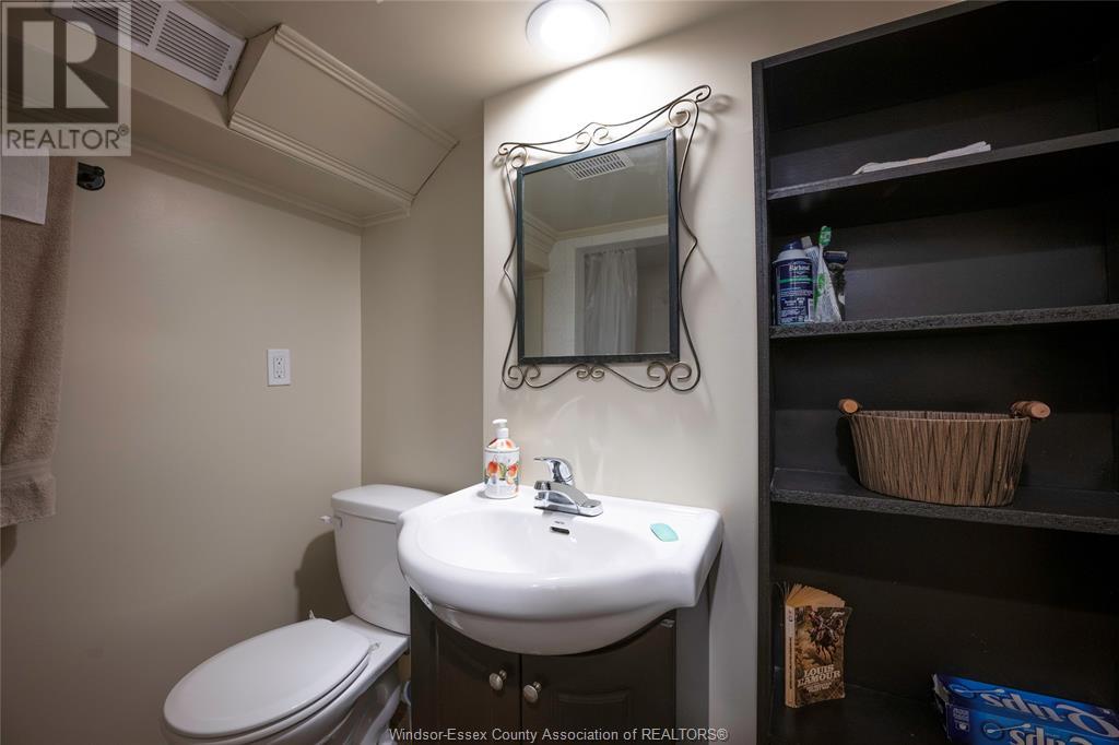 1035 Elm Ave, Windsor, Ontario  N9A 5H8 - Photo 20 - 25014957