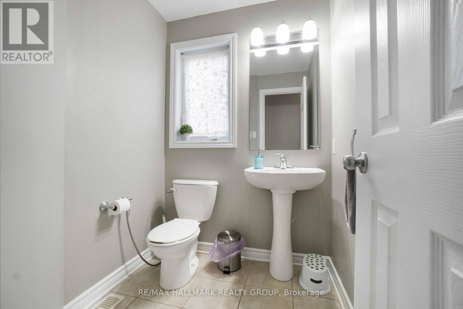 125 Mancini Way, Ottawa, Ontario  K2J 5X3 - Photo 10 - X12218387