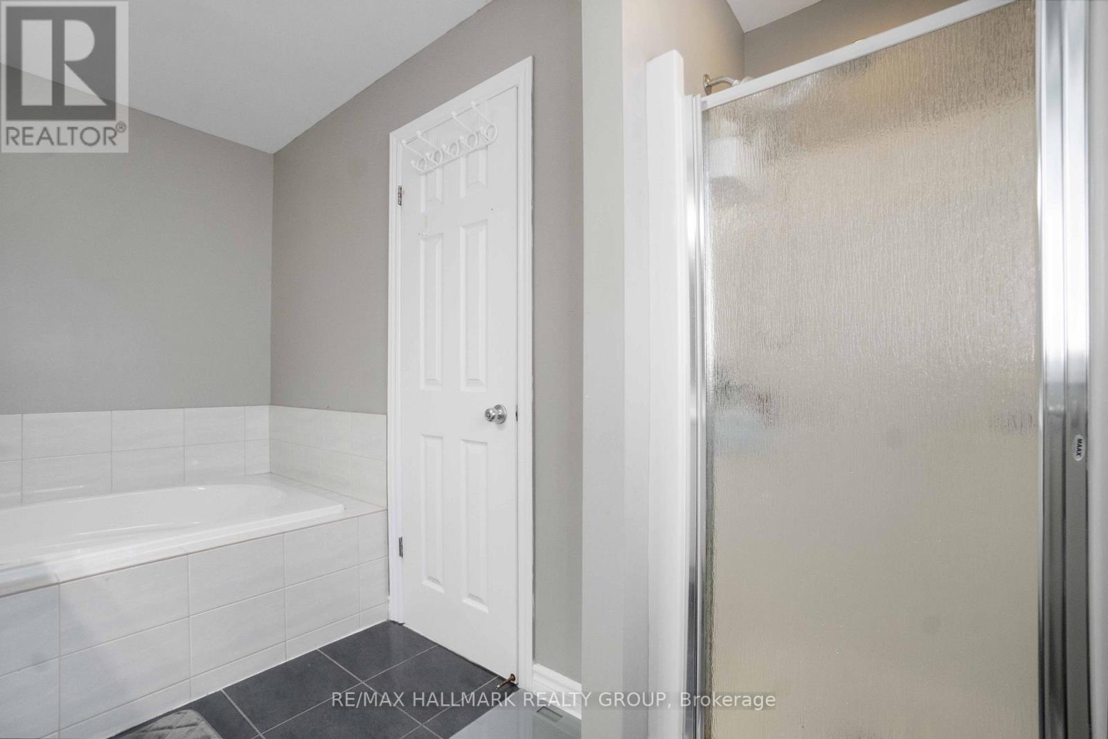 125 Mancini Way, Ottawa, Ontario  K2J 5X3 - Photo 13 - X12218387