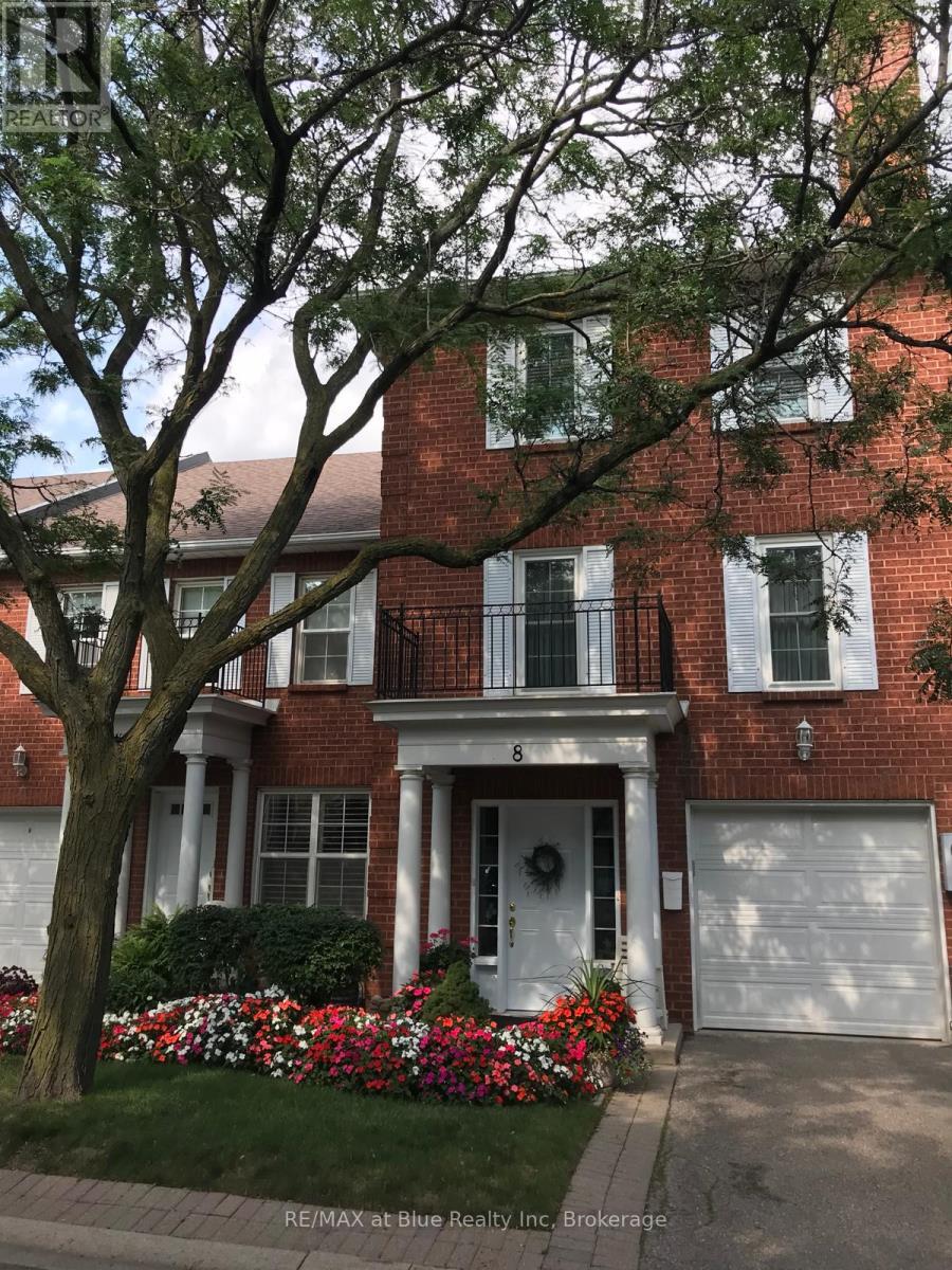 8 STORNWOOD COURT, Brampton, Ontario