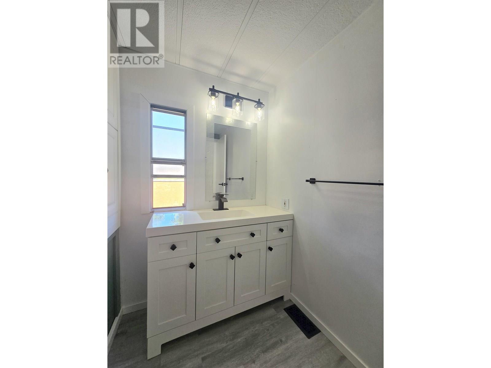 18 5378 Park Drive, 103 Mile House, British Columbia  V0K 2E1 - Photo 10 - R3015173