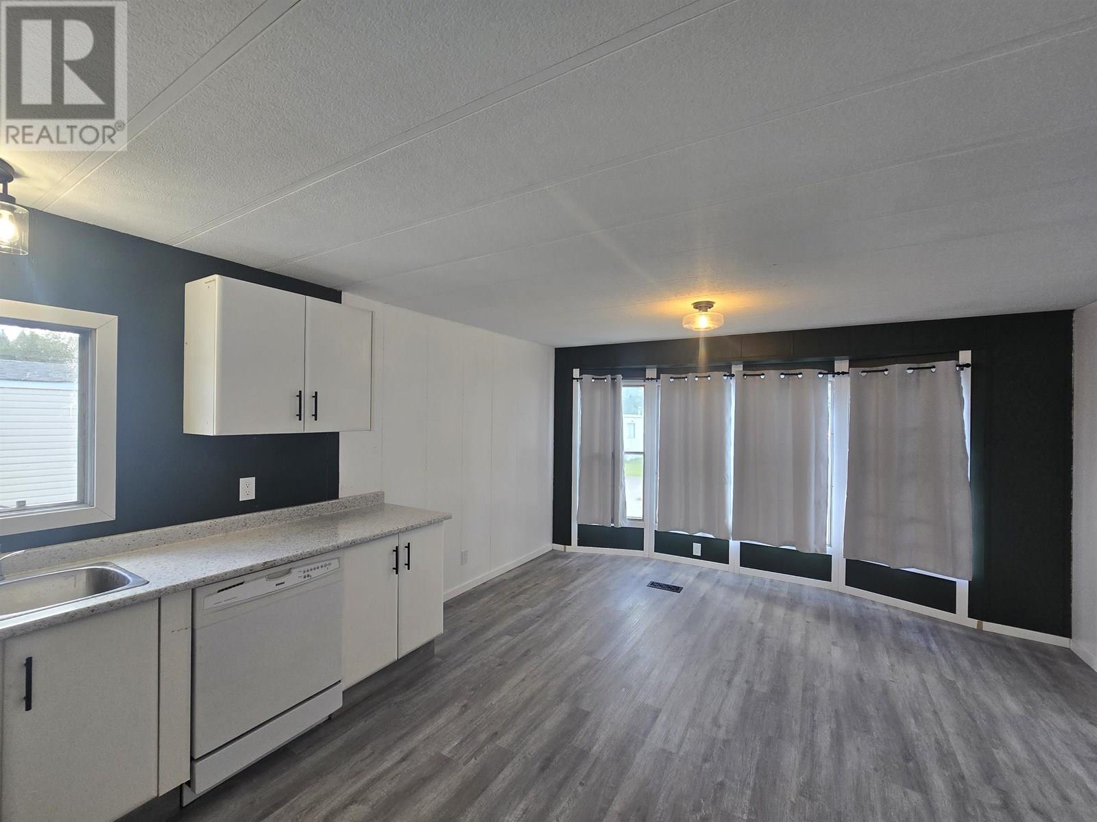 18 5378 Park Drive, 103 Mile House, British Columbia  V0K 2E1 - Photo 4 - R3015173