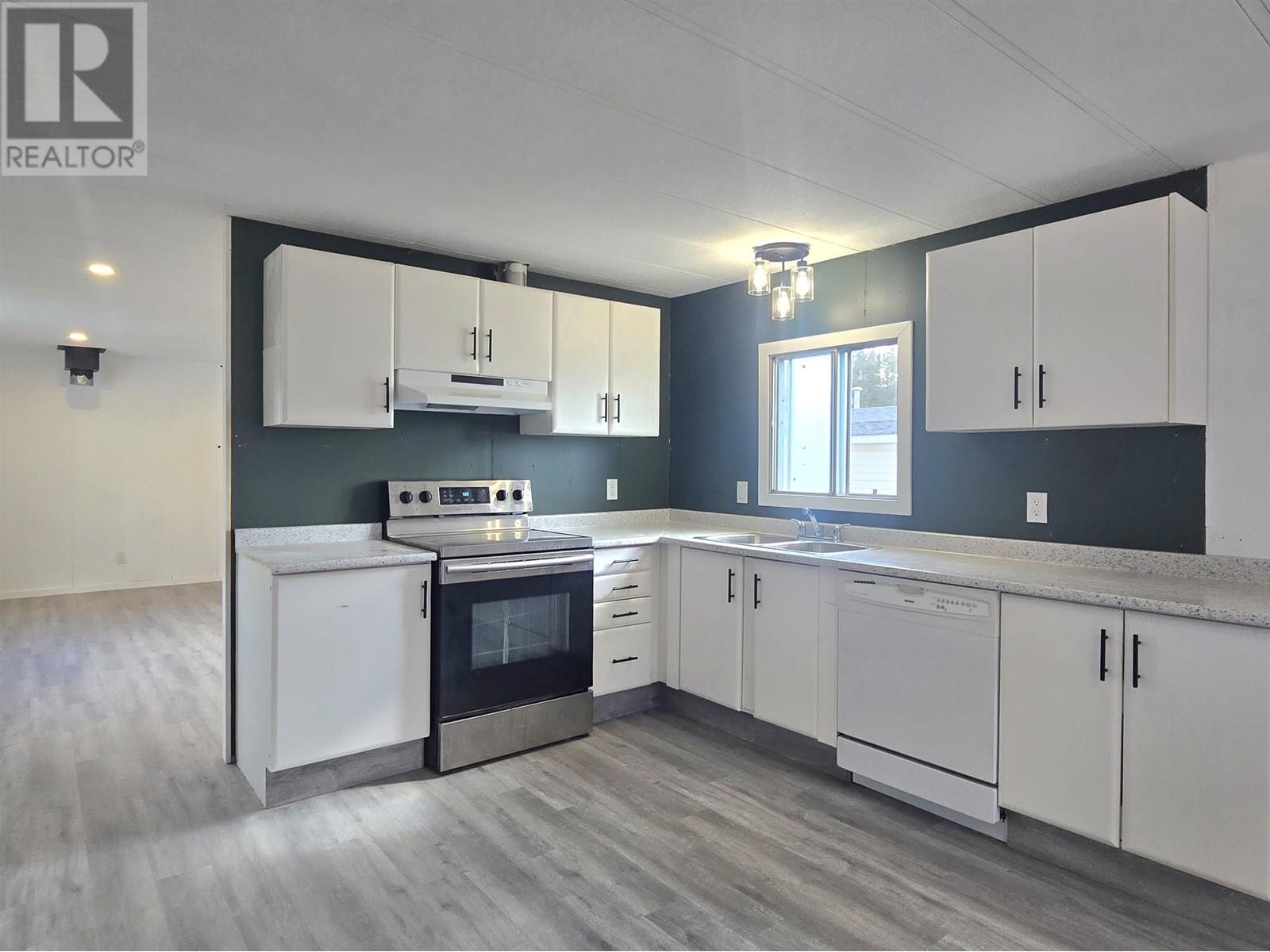 18 5378 Park Drive, 103 Mile House, British Columbia  V0K 2E1 - Photo 5 - R3015173