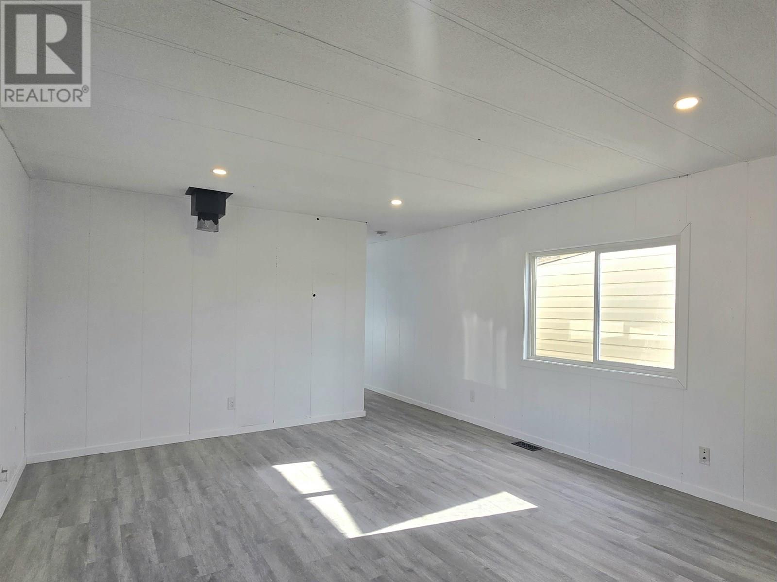 18 5378 Park Drive, 103 Mile House, British Columbia  V0K 2E1 - Photo 7 - R3015173