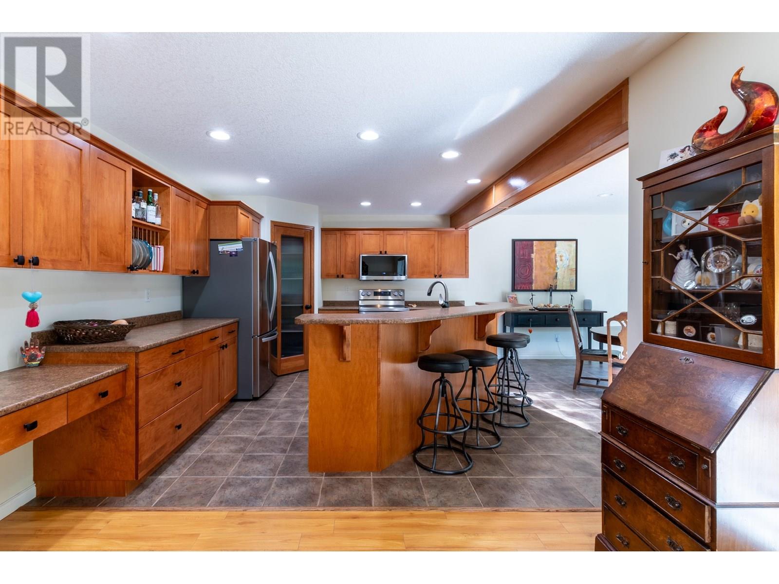 118 1299 Ospika Boulevard, Prince George, British Columbia  V2M 7G2 - Photo 4 - R3015183