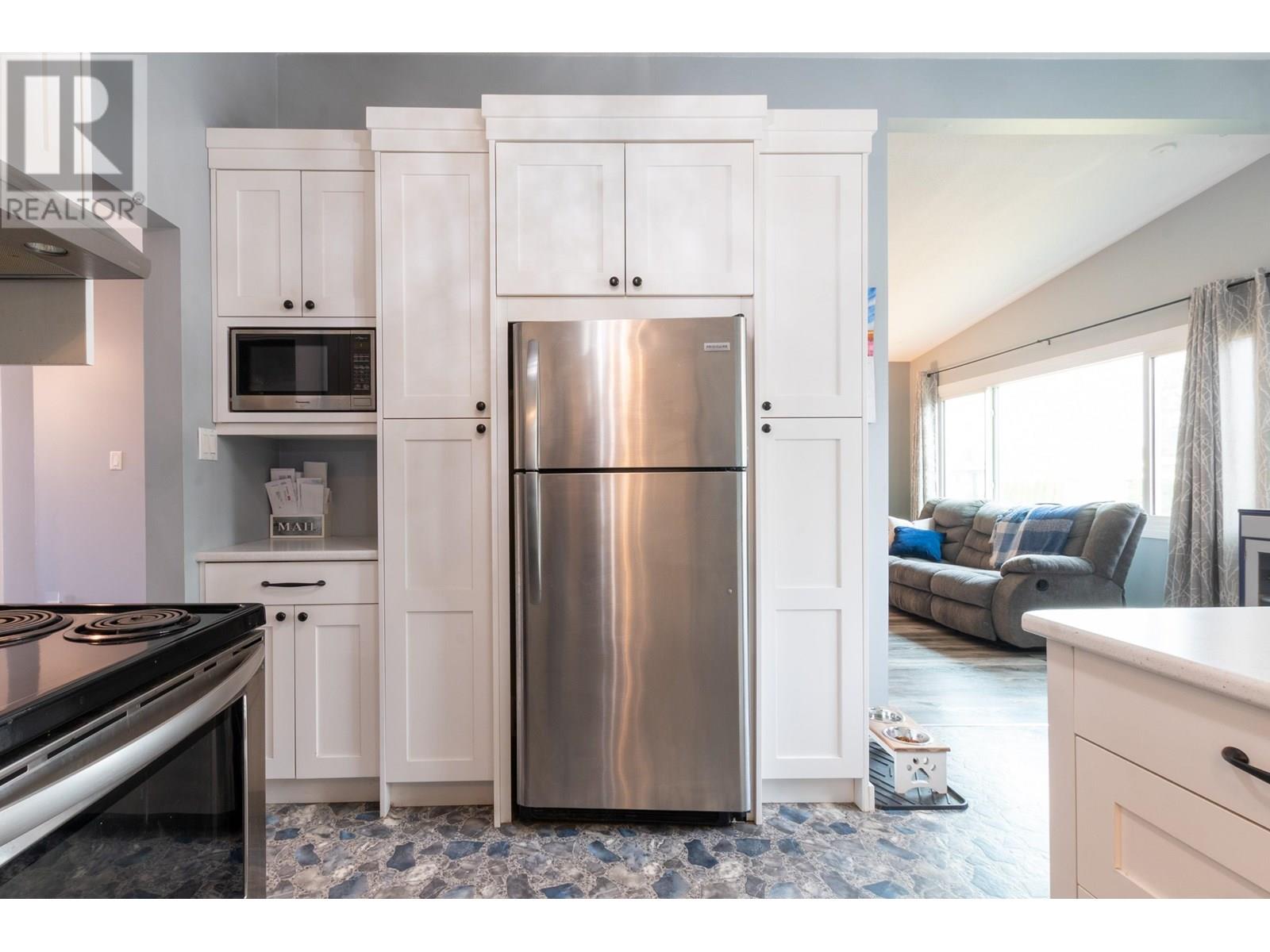 285 S Kelly Street, Prince George, British Columbia  V2M 3K2 - Photo 7 - R3015184