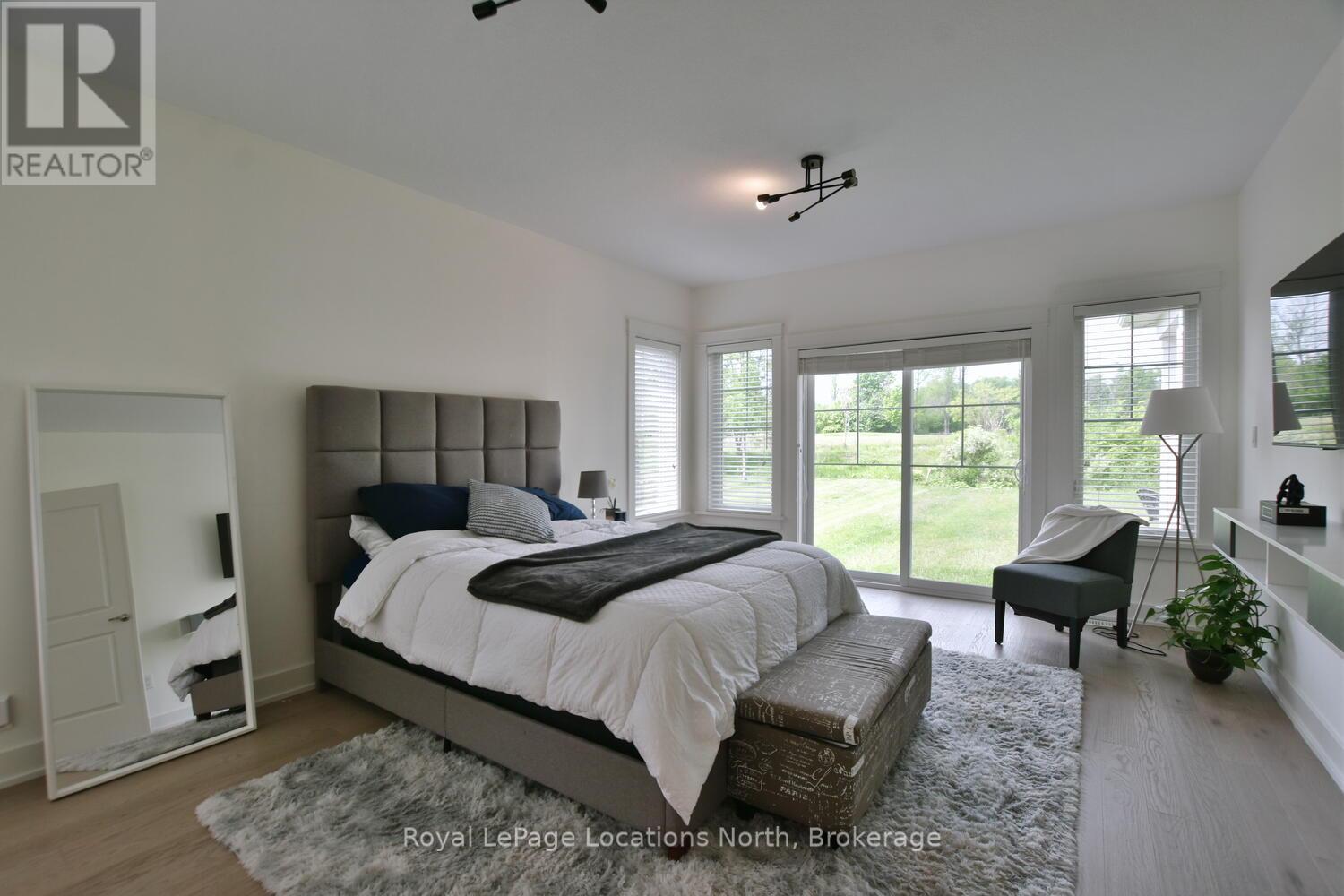 216 Snowberry Lane, Georgian Bluffs, Ontario  N0H 1S0 - Photo 12 - X12218302