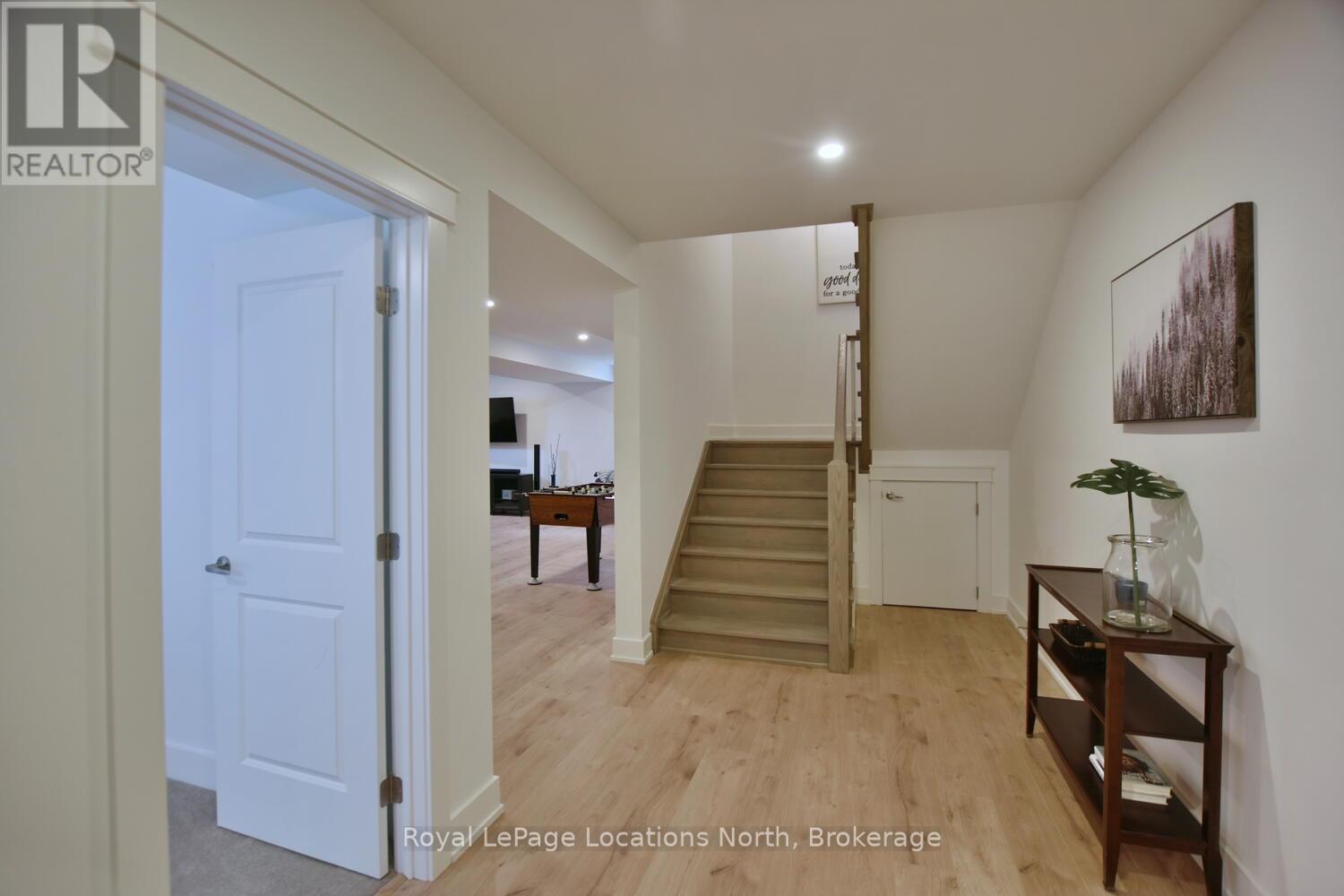 216 Snowberry Lane, Georgian Bluffs, Ontario  N0H 1S0 - Photo 23 - X12218302